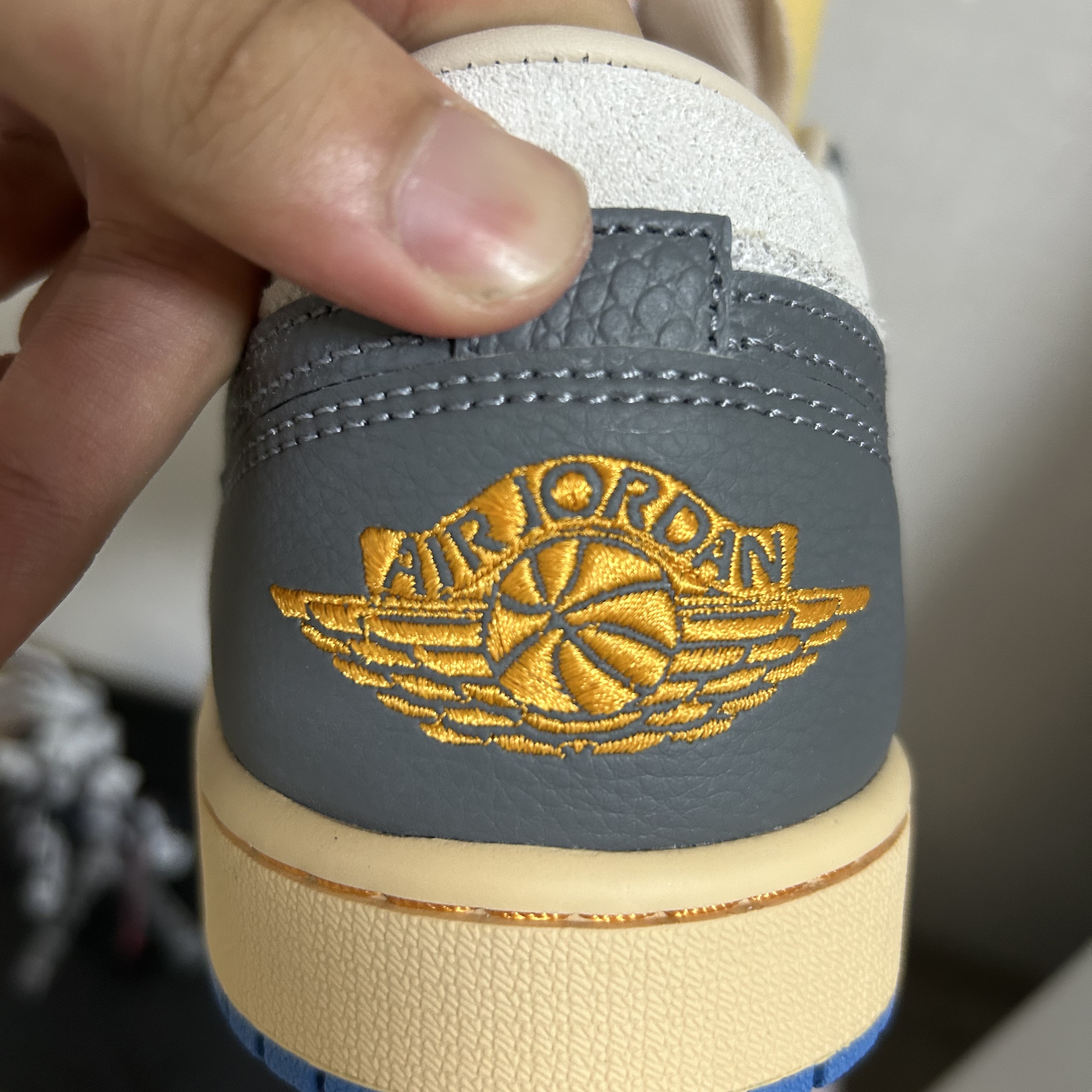 Jordan 1 Low SE Tokyo 96 착용 스타일 - 2