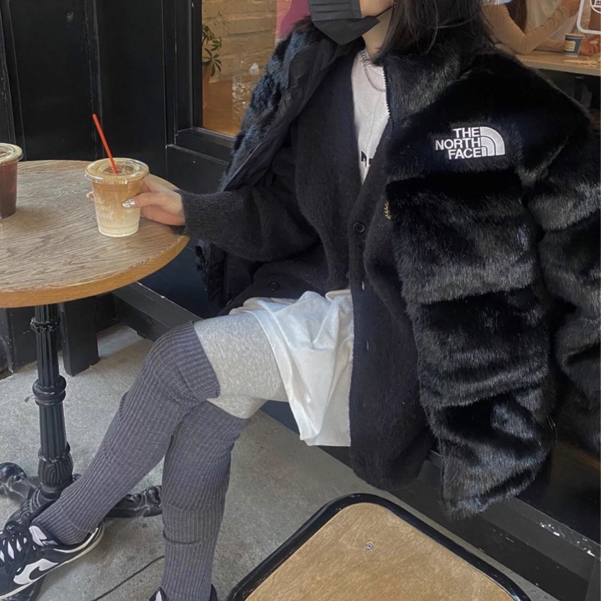 Supreme x The North Face Faux Fur Nuptse Jacket Black - 20FW 착용 스타일 - 1