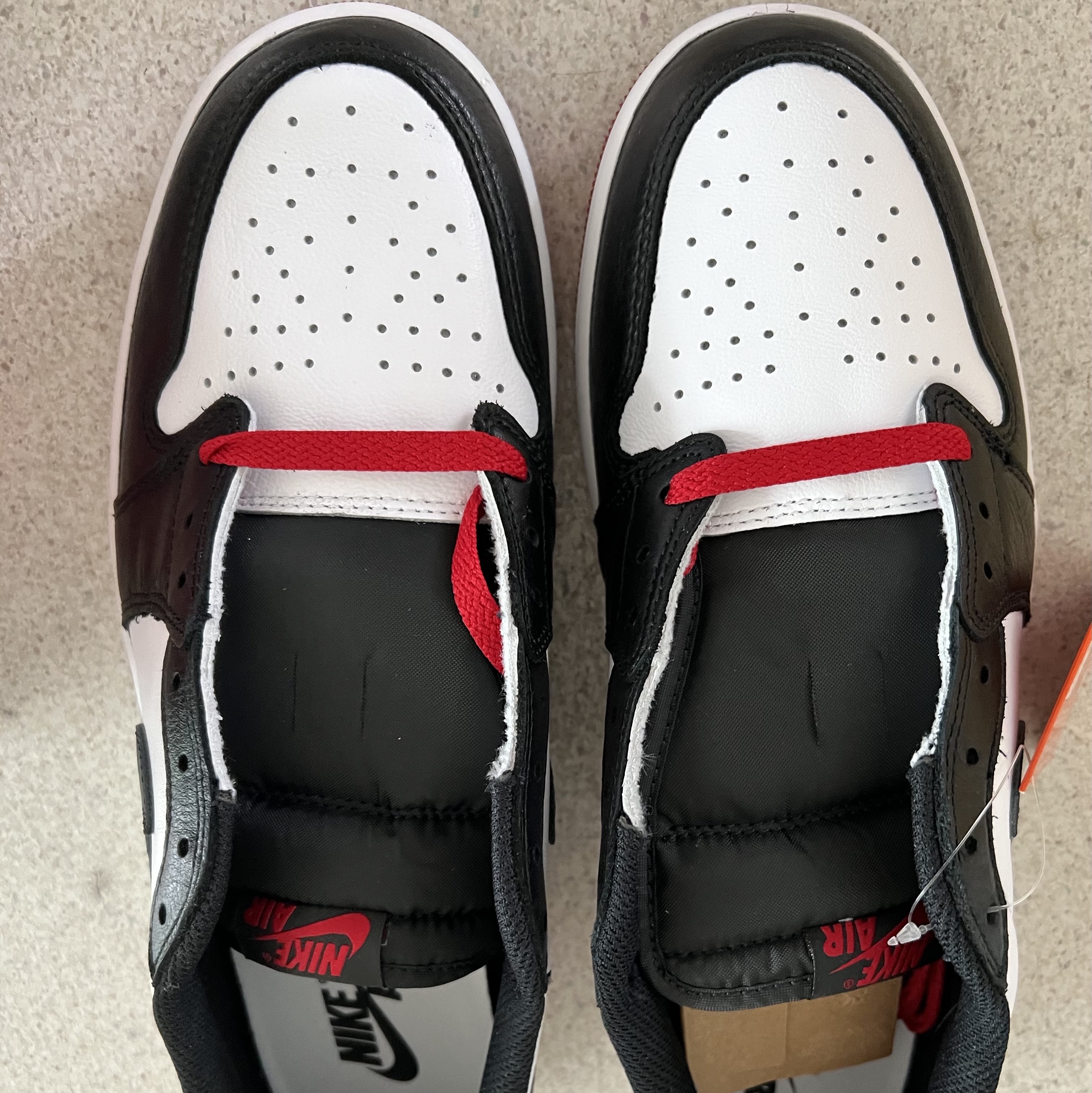 Jordan 1 Retro Low OG Black Toe 착용 스타일 - 1