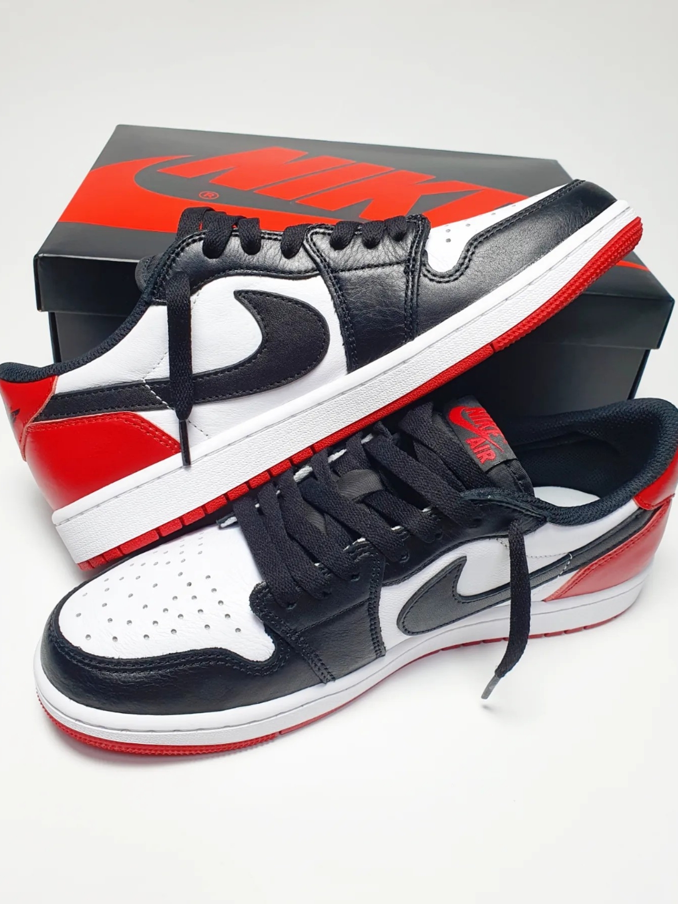 Jordan 1 Retro Low OG Black Toe 착용 스타일 - 2