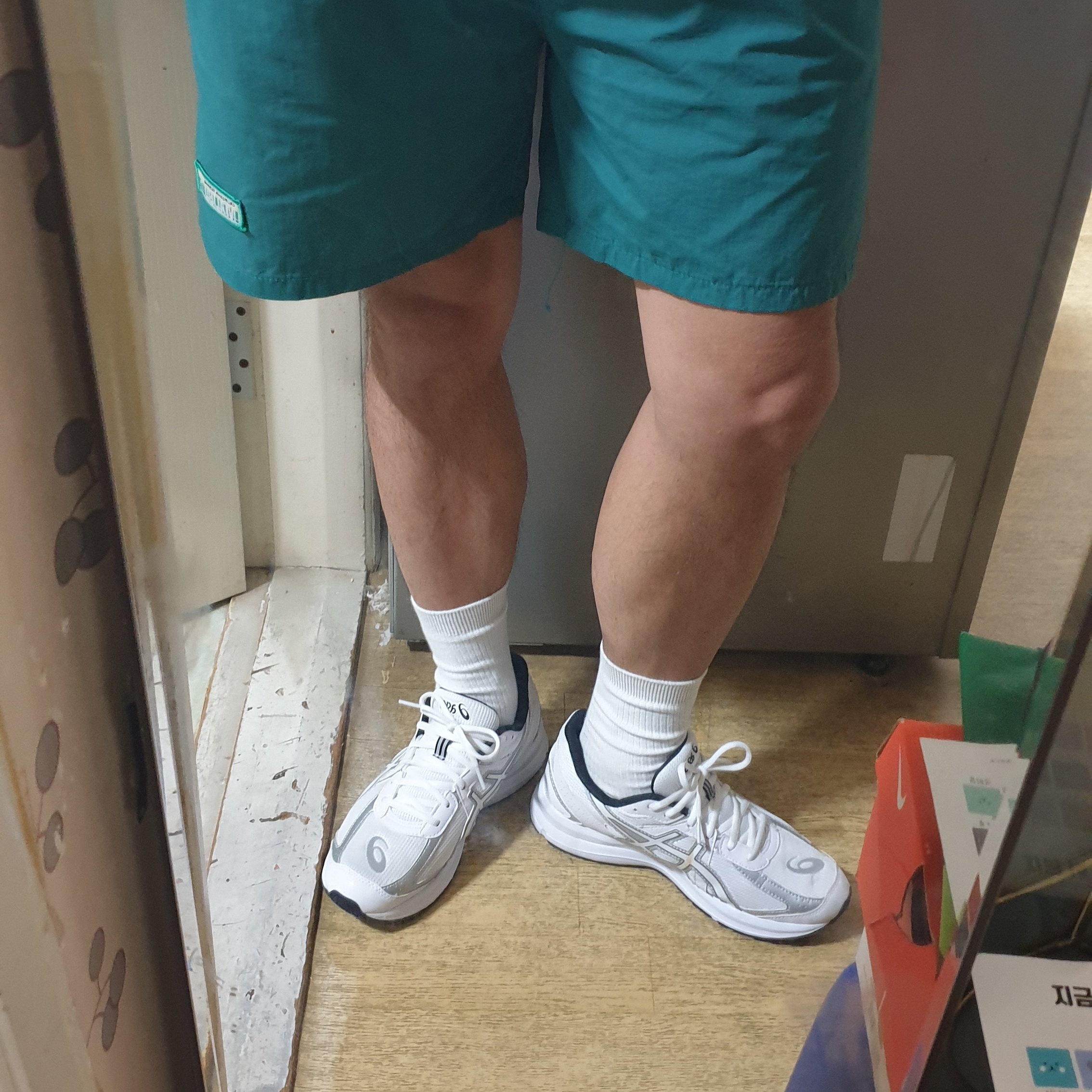 Asics Jog 100 S White - 2E Wide 착용 스타일 - 1