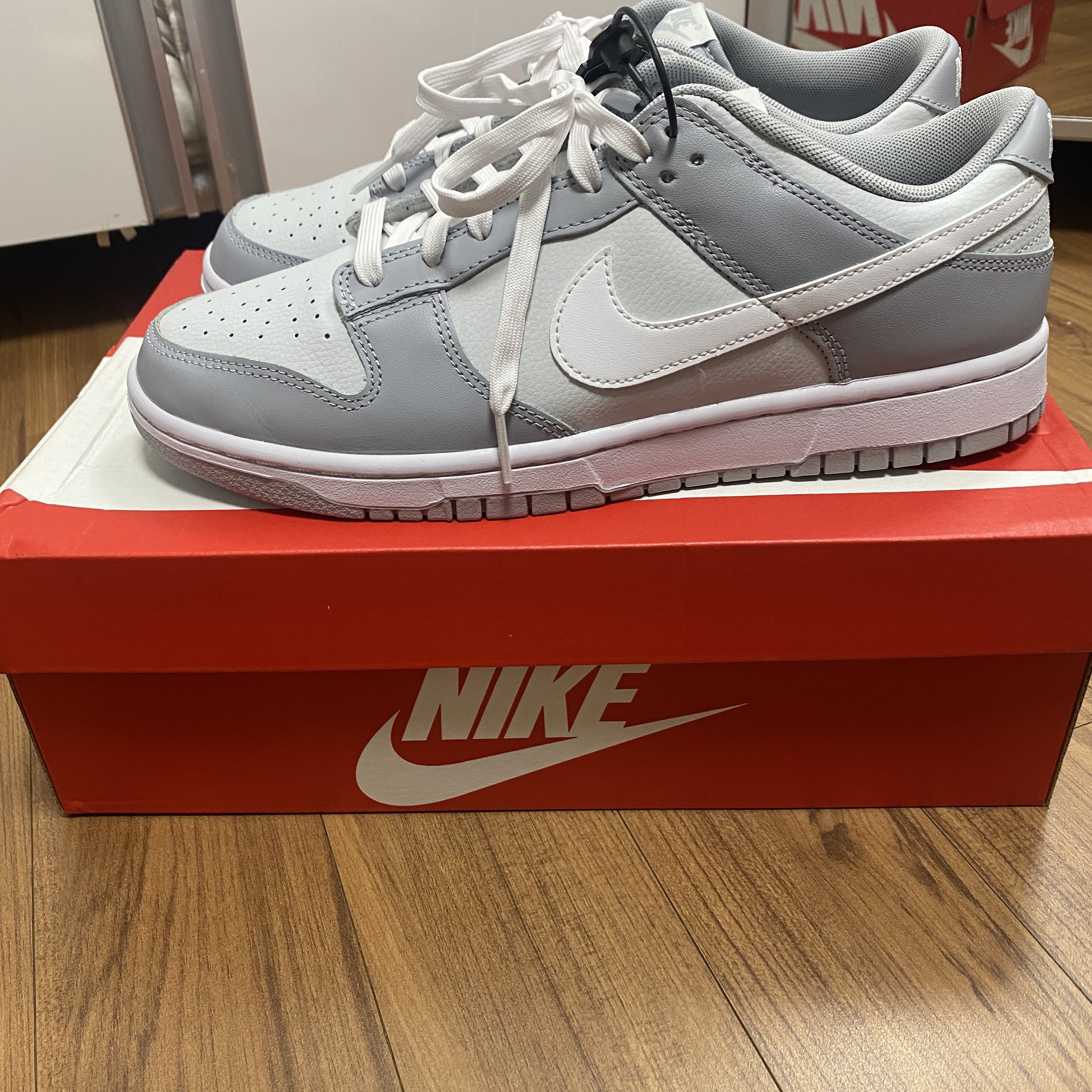 Nike Dunk Low Retro Wolf Grey 착용 스타일 - 1