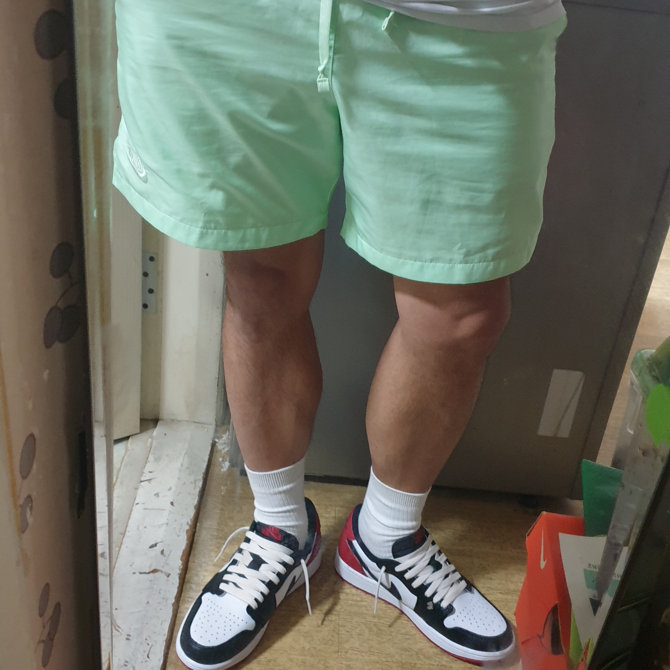 Jordan 1 Retro Low OG Black Toe 착용 스타일 - 2
