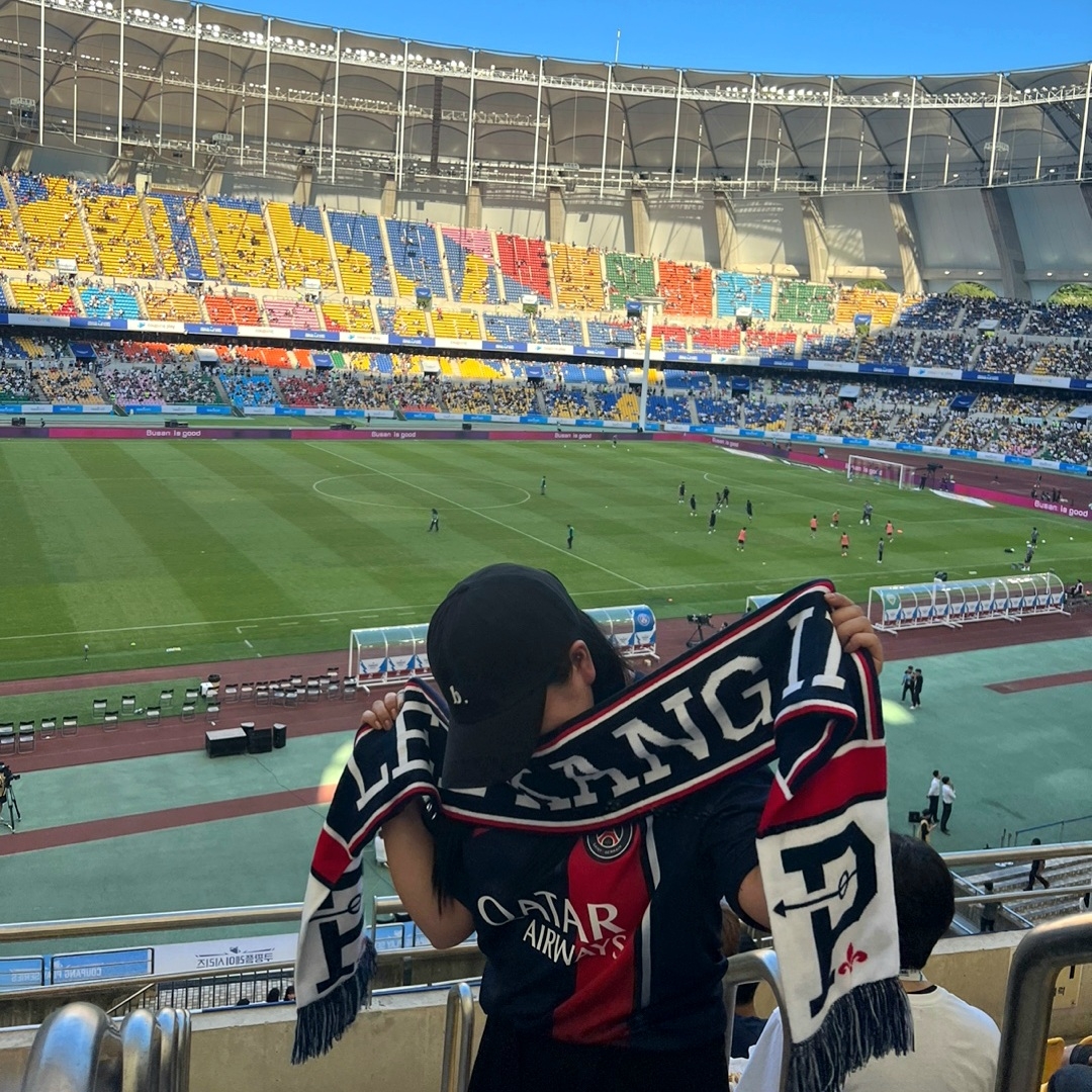 Nike Paris Saint-Germain 2023/24 Dri-Fit Stadium Home Jersey Midnight Navy (Non Marking Ver.) 착용 스타일