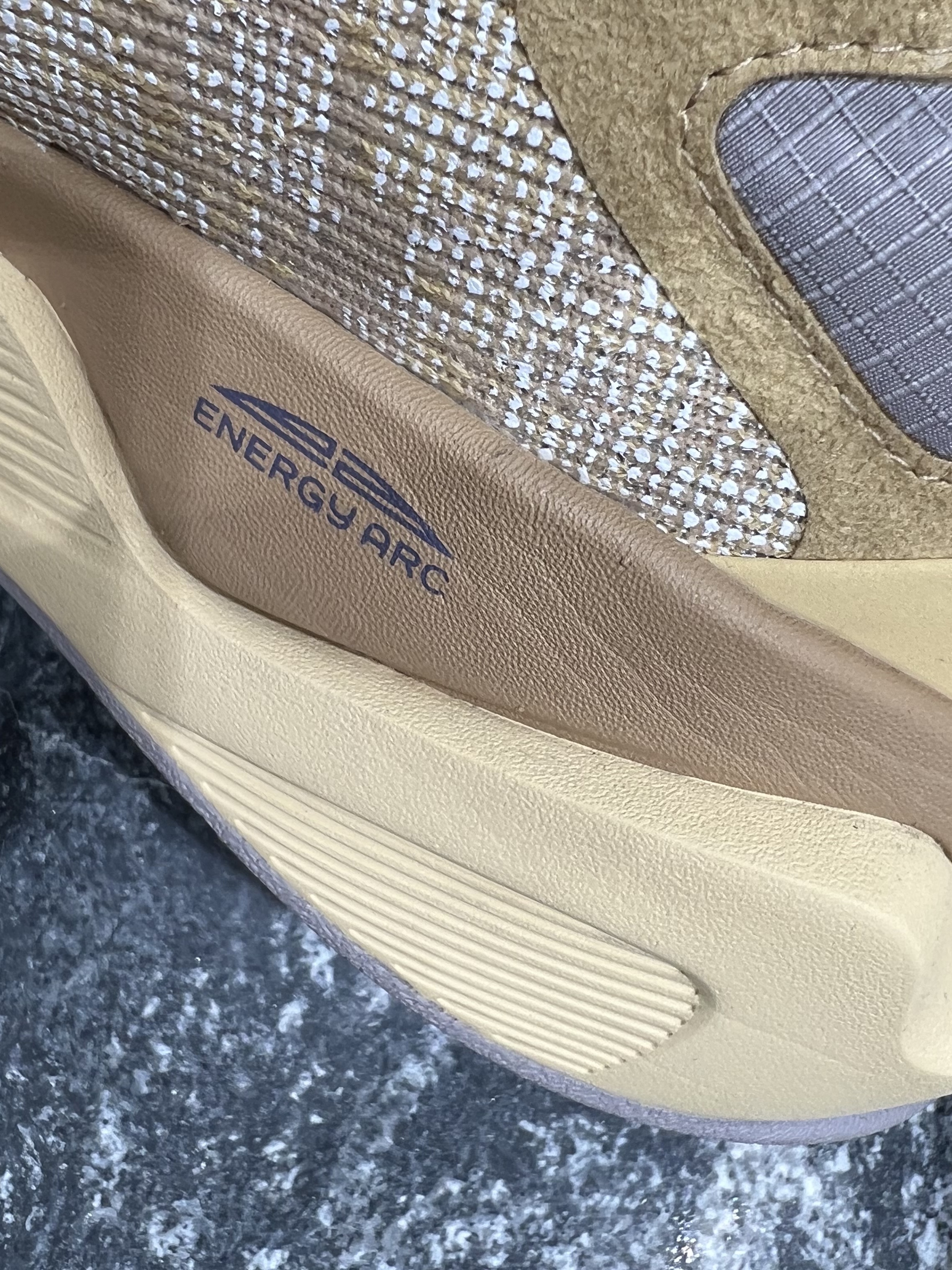 New Balance x Stone Island x Tokyo Design Studio FuelCell  C1 Military Green, New Balance x Stone Island x Tokyo Design Studios FuelCell C1 Beige 착용 스타일 - 3