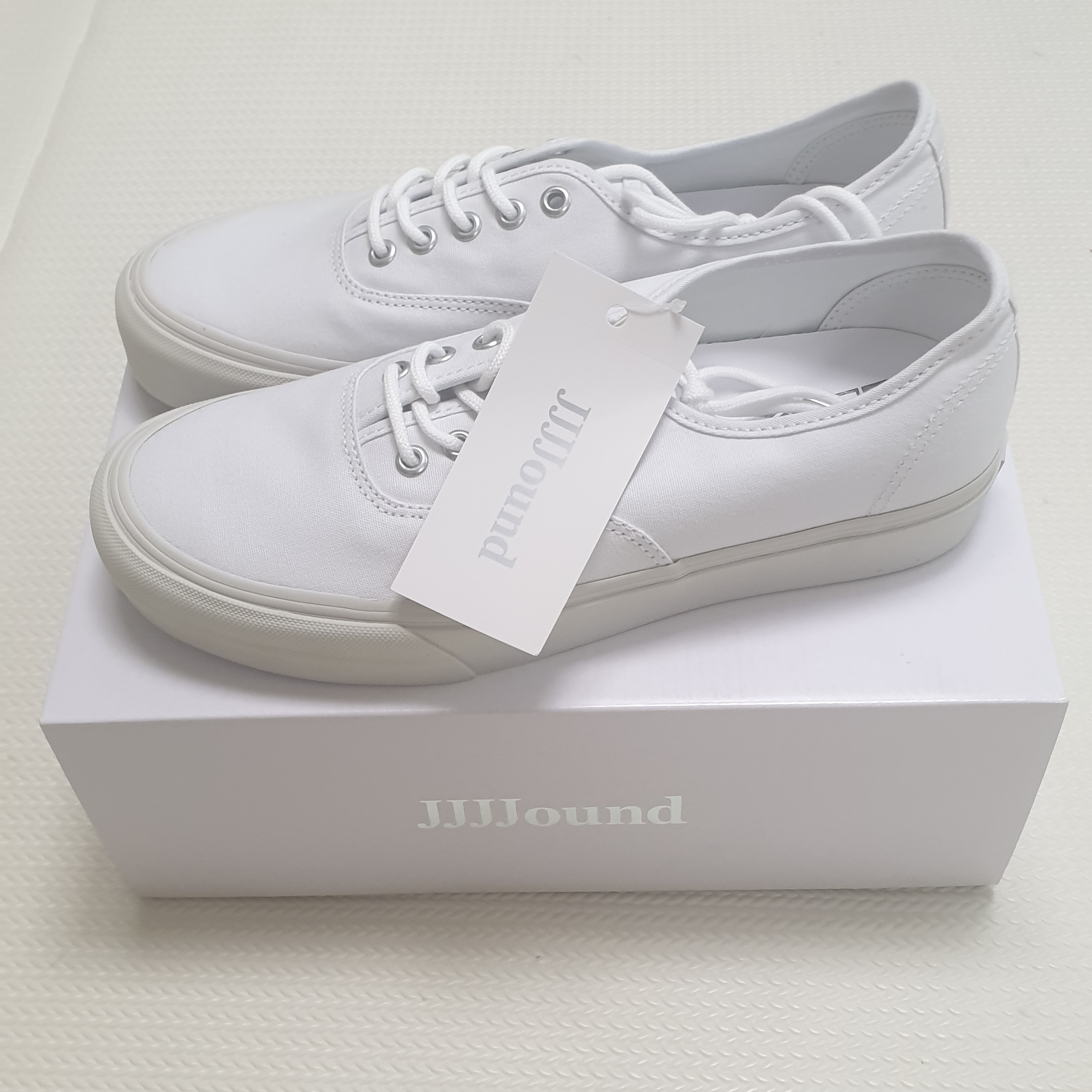 Vans Vault x JJJJound Authentic LX True White 착용 스타일