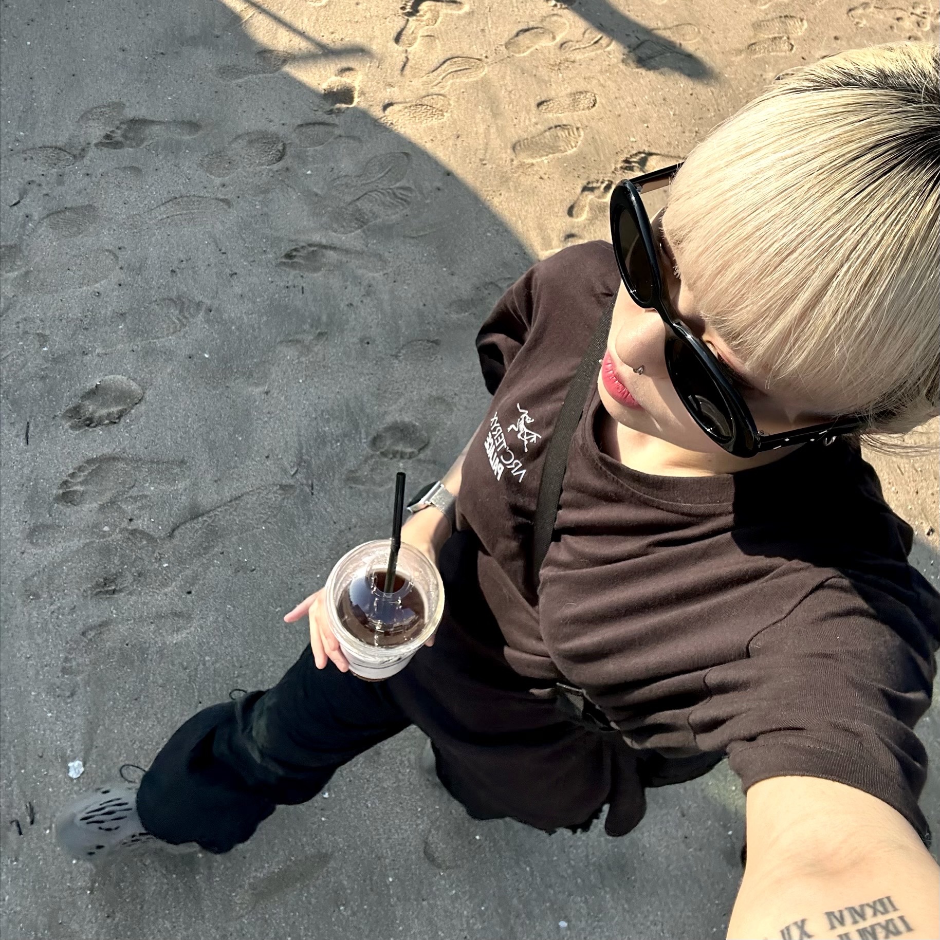Palace x Arc'teryx T-Shirt Black - 20FW, Gentle Monster x Maison Margiela MM005 Black Black 착용 스타일 - 1