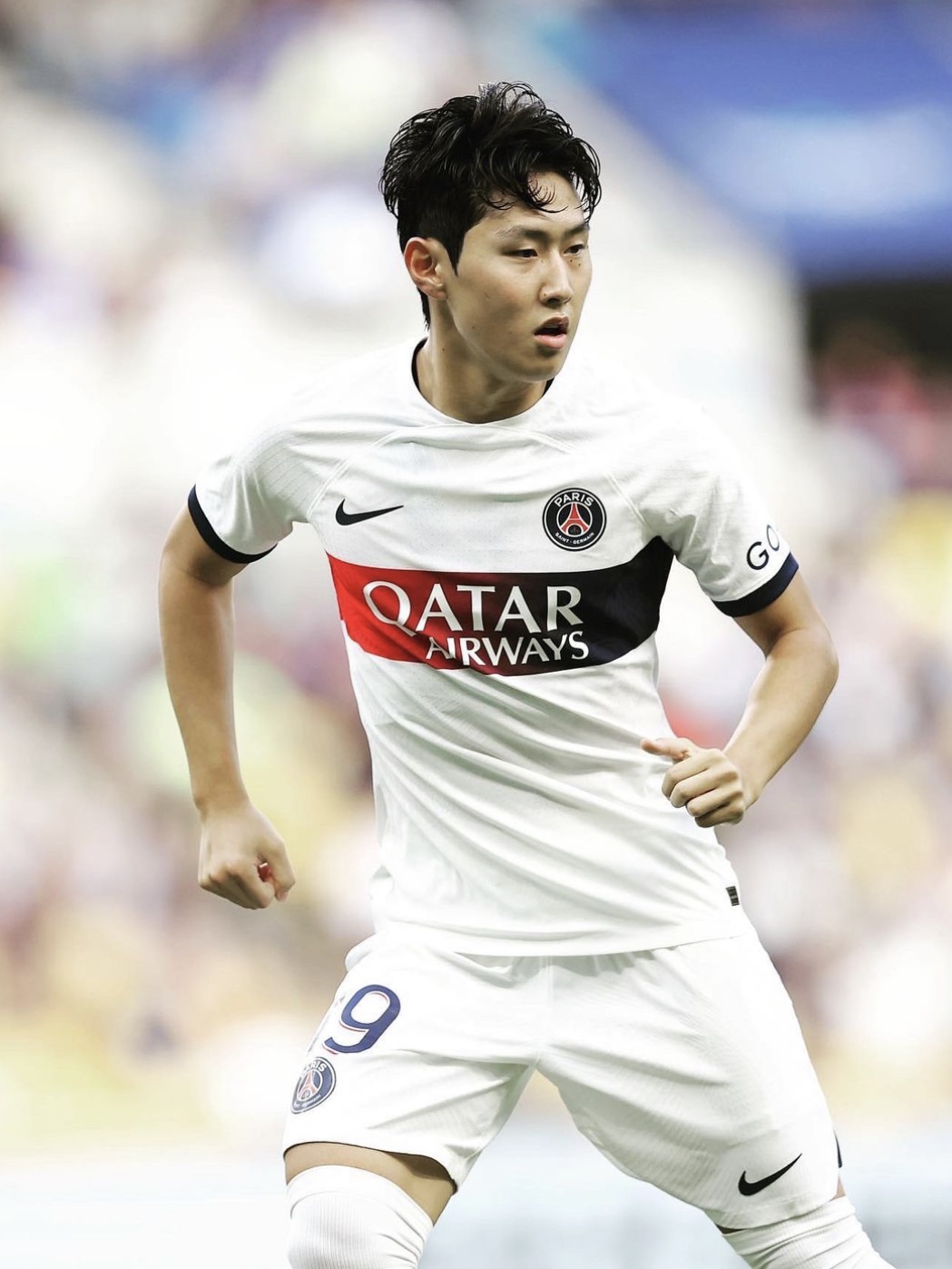 Nike Paris Saint-Germain 2023/24 Dri-Fit Stadium Away Jersey White Midnight Navy (Non Marking Ver.) 착용 스타일 - 2