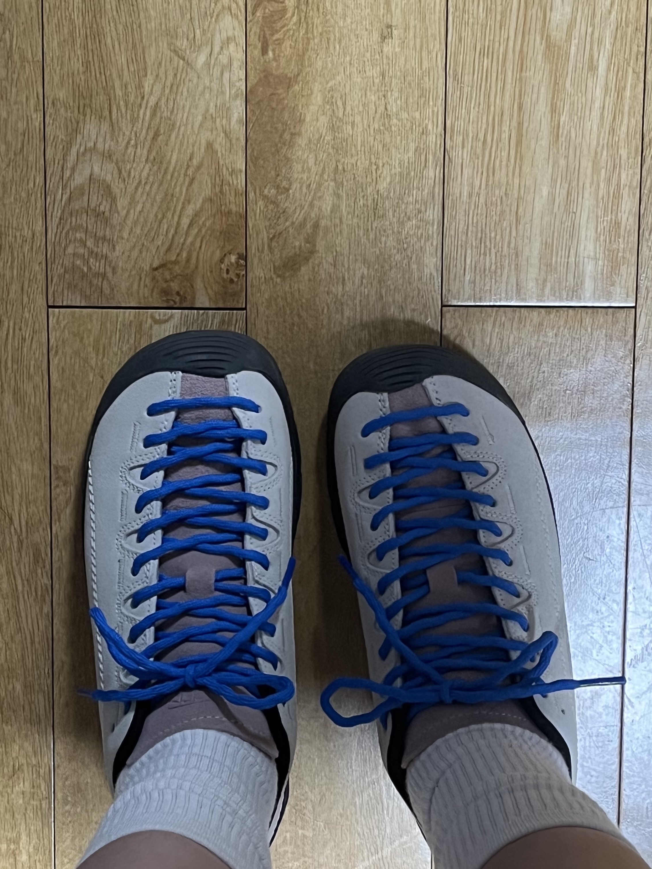 (W) Keen Jasper Suede Sneakers Birch Fawn, Keen Jasper Suede Sneakers Camel 착용 스타일 - 3
