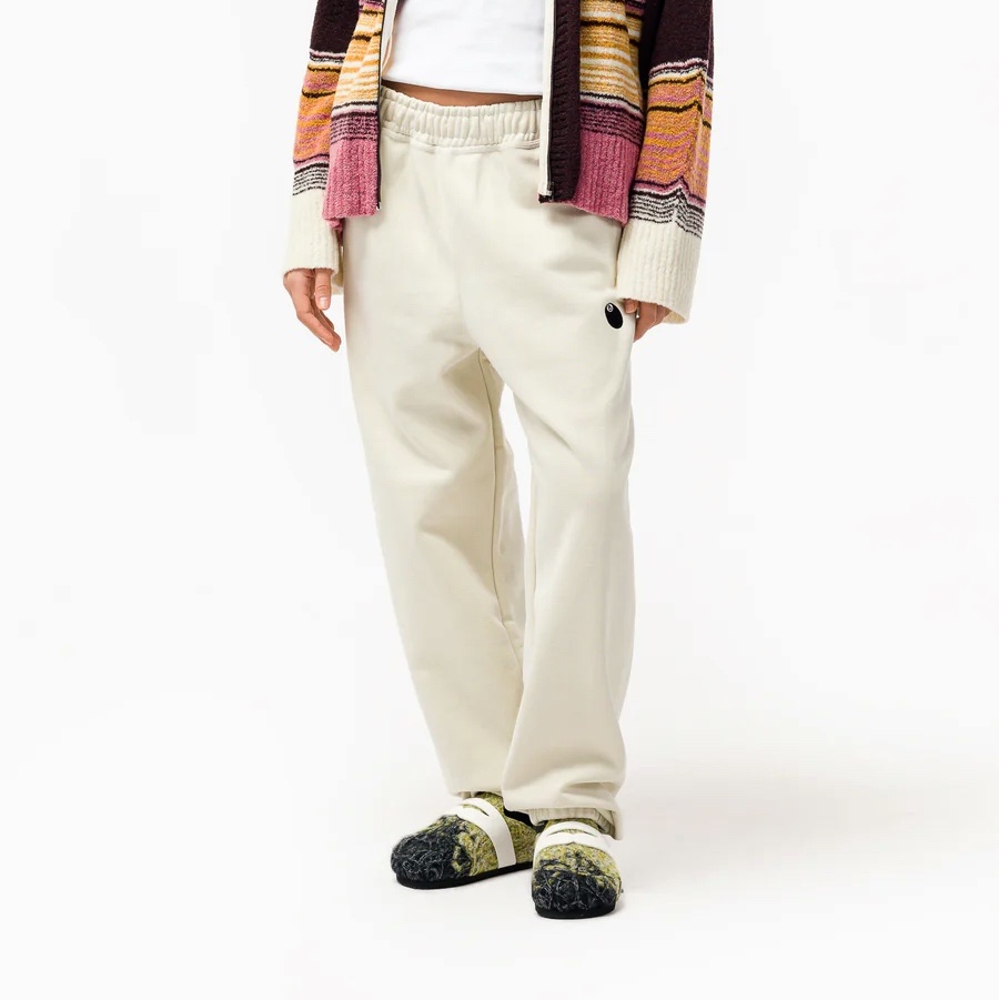 Stussy 8 Ball Embroidered Pants putty 착용 스타일