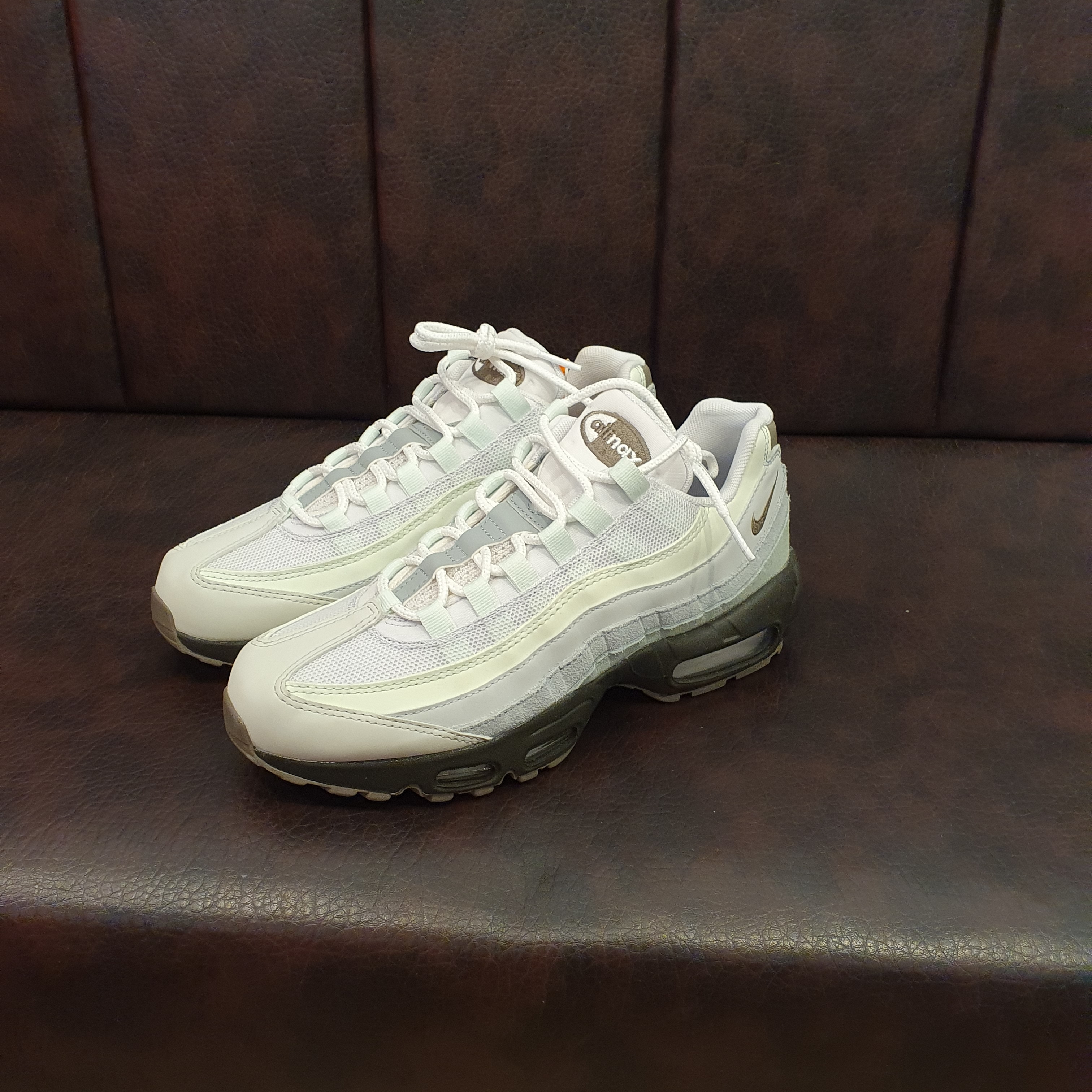 Nike Air Max 95 Sequoia 착용 스타일