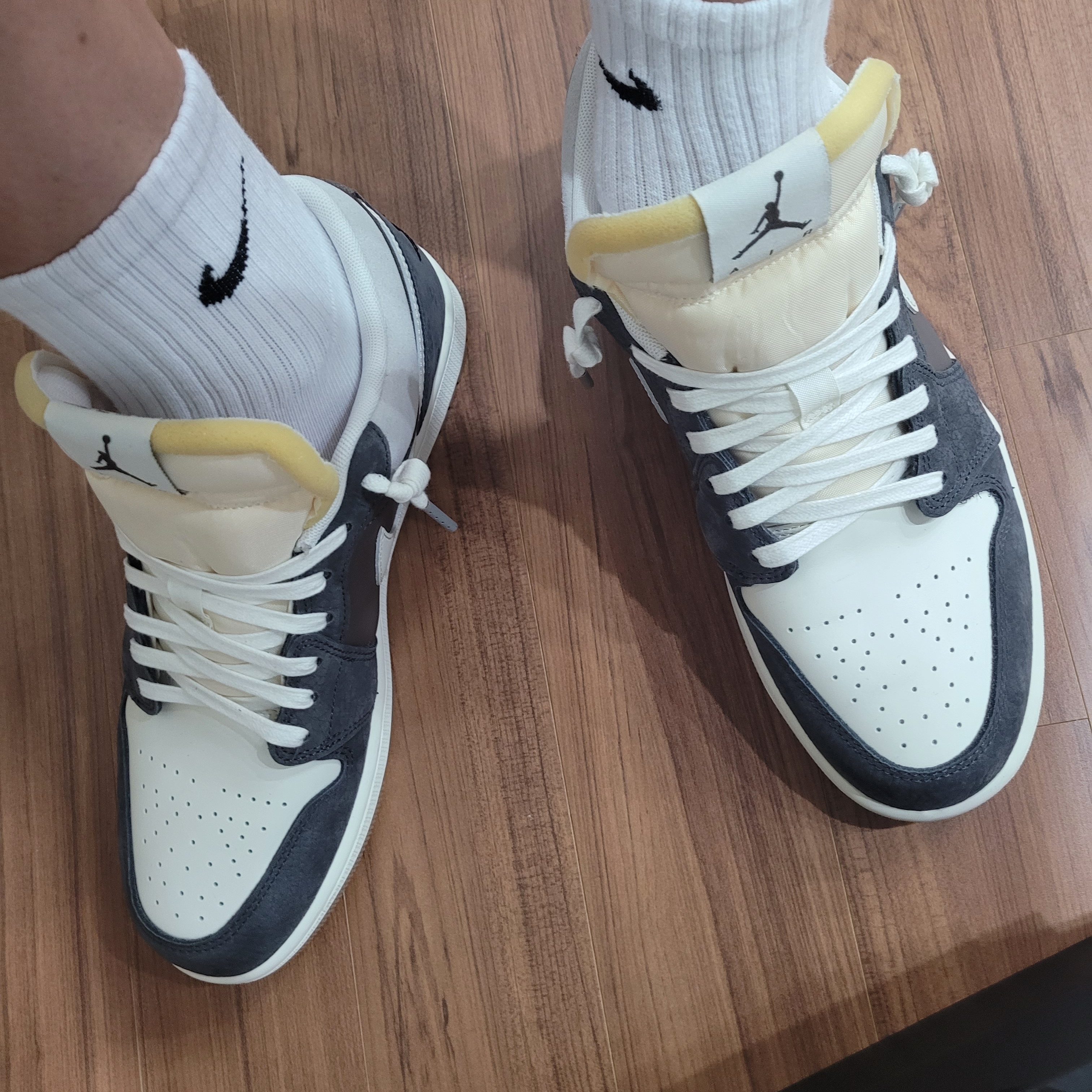 Jordan 1 Low Kkachi 착용 스타일 - 1