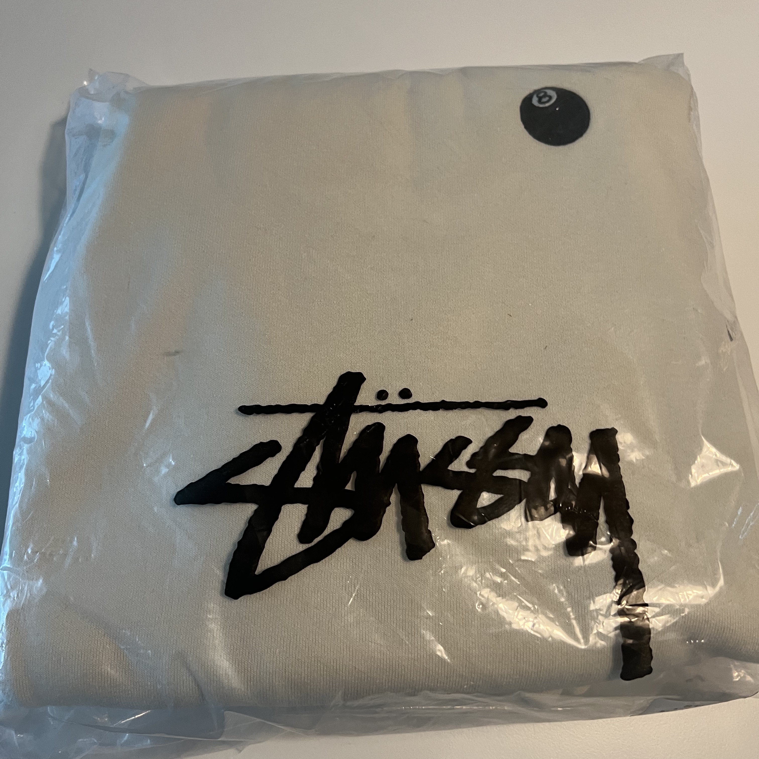Stussy 8 Ball Embroidered Pants putty 착용 스타일 - 3