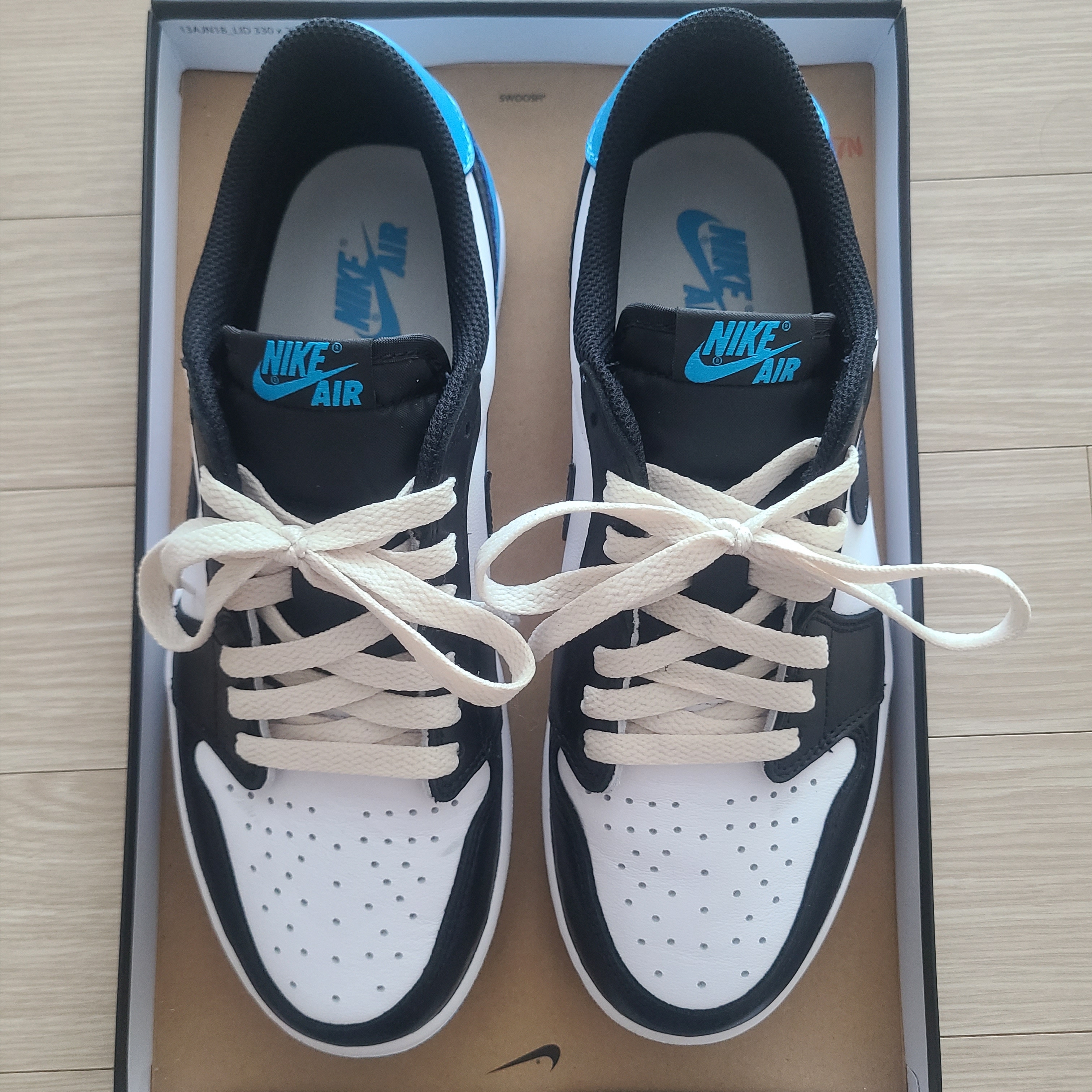 Jordan 1 Retro Low OG Black and Dark Powder Blue 착용 스타일