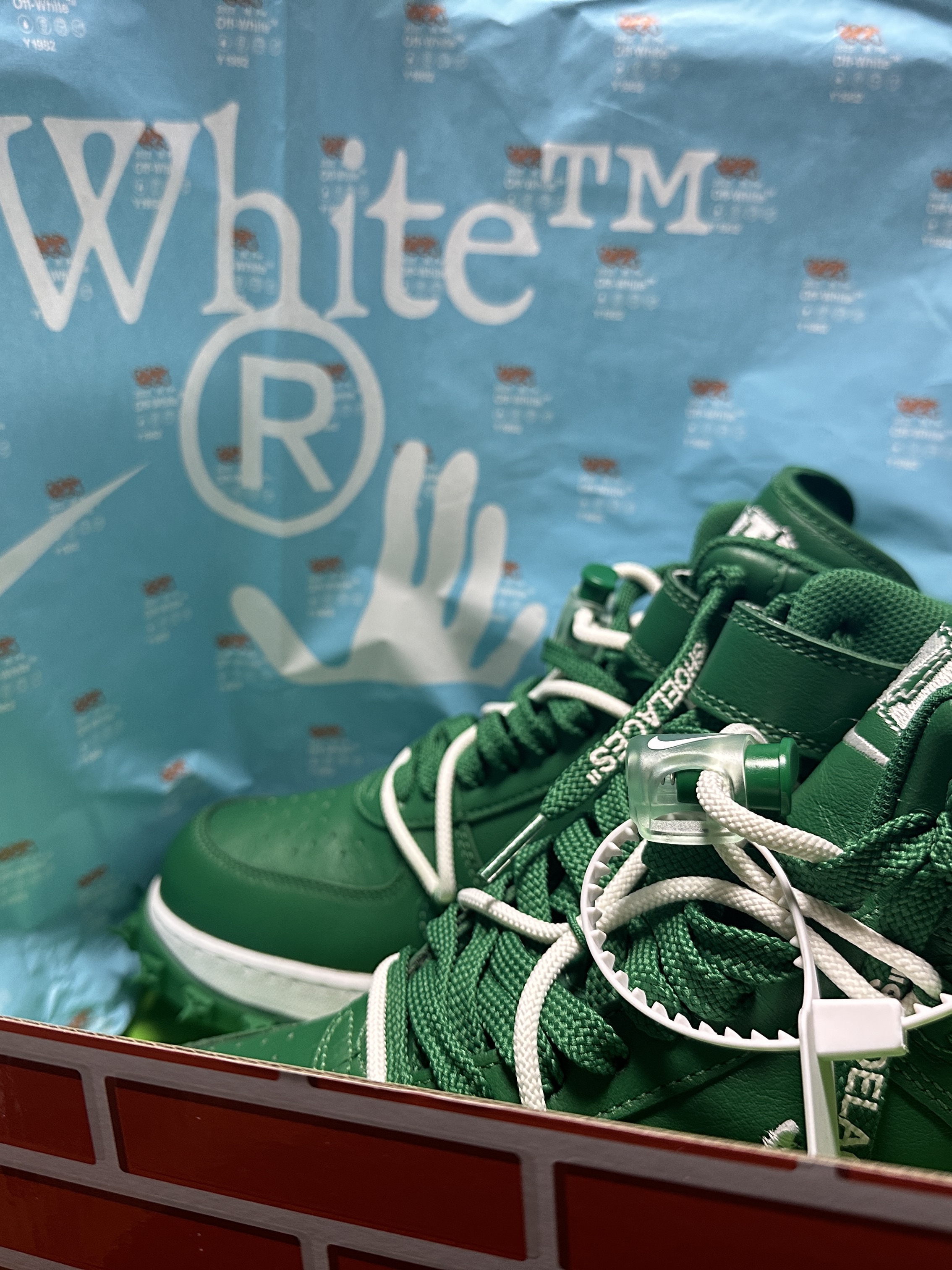 Nike x Off-White Air Force 1 Mid SP Leather Pine Green 착용 스타일 - 1