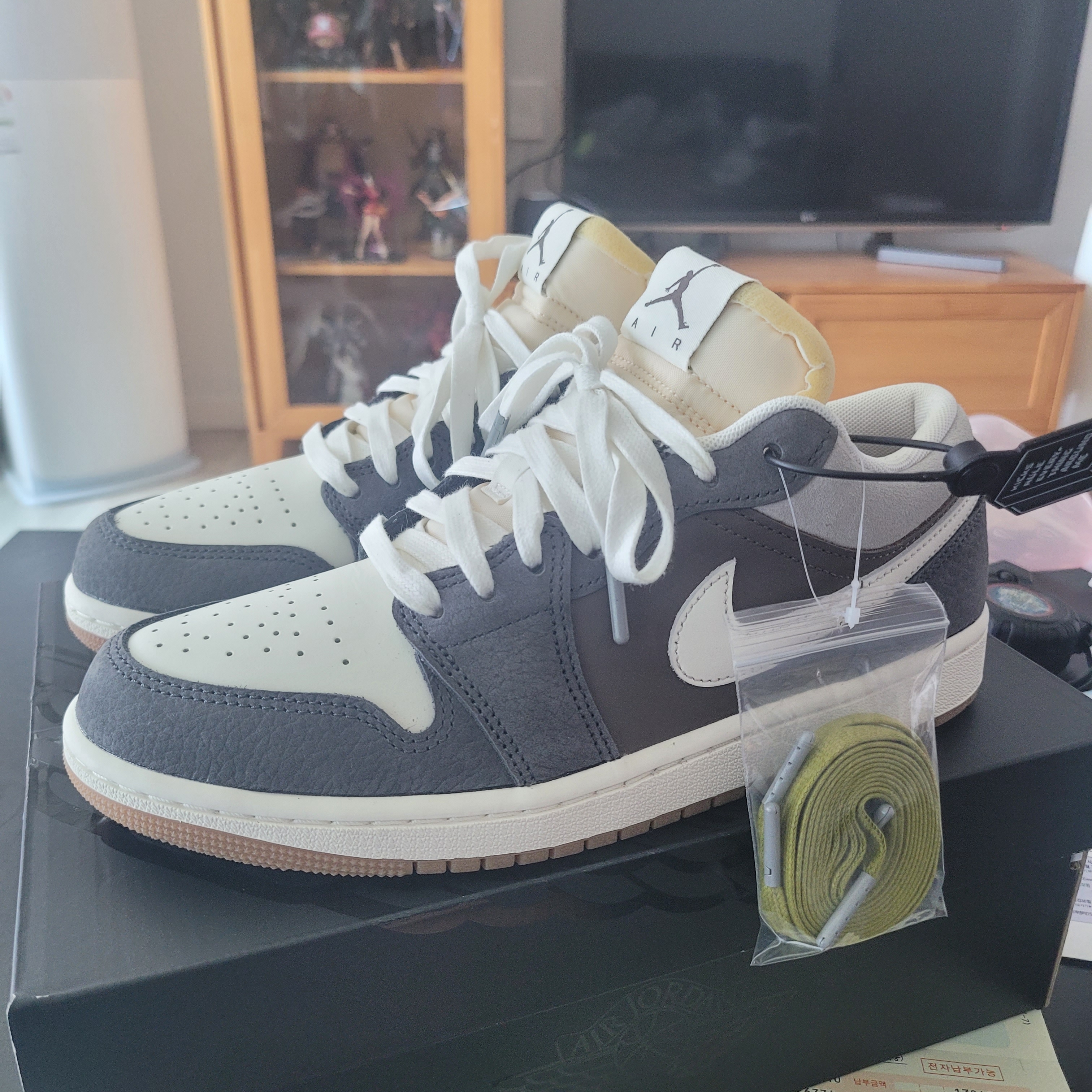 Jordan 1 Low Kkachi 착용 스타일 - 1
