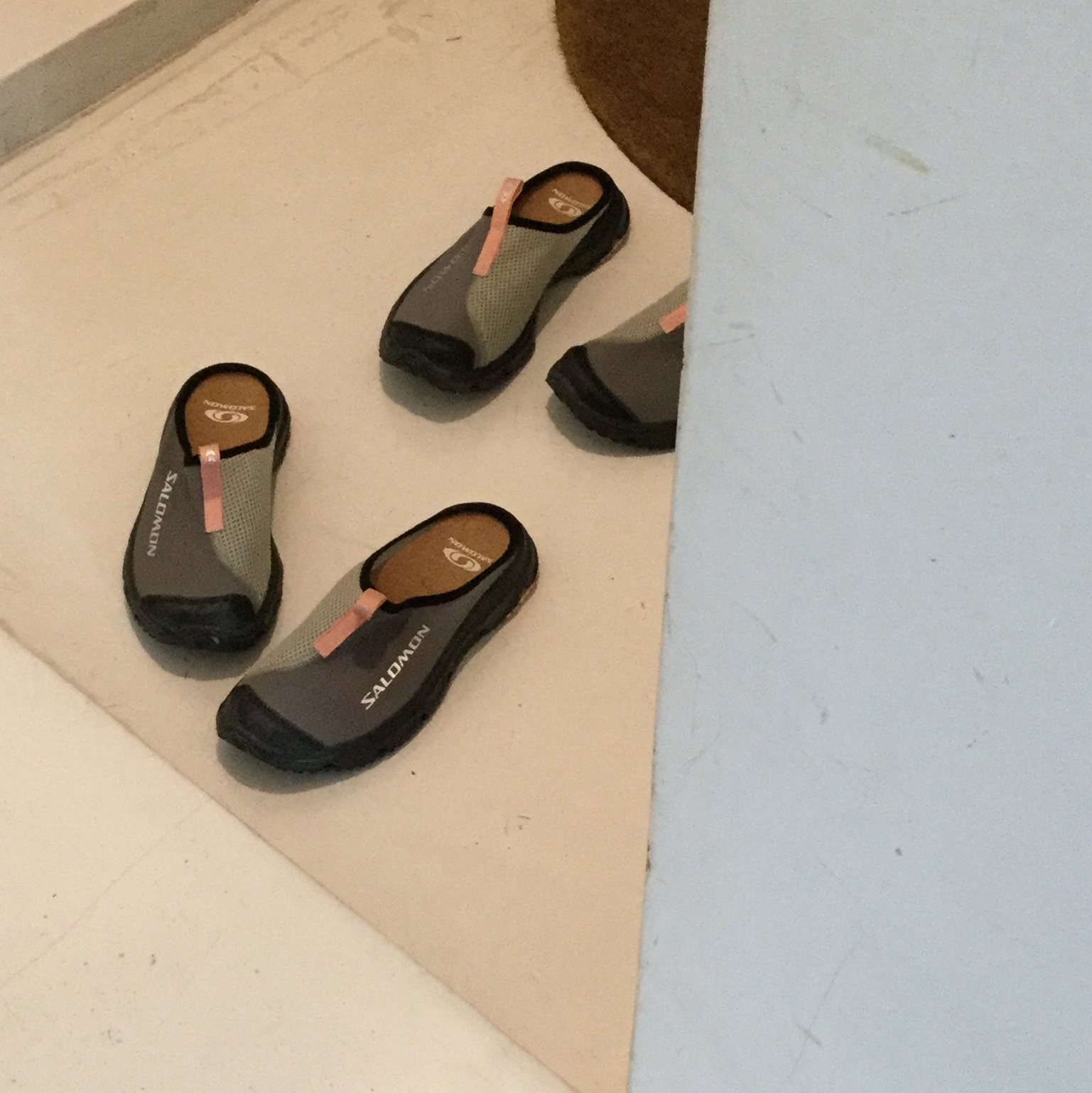 Salomon RX Slide 3.0 Pewter 착용 스타일