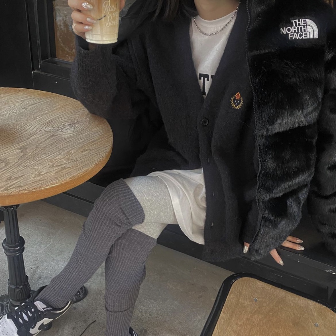 Supreme x The North Face Faux Fur Nuptse Jacket Black - 20FW 착용 스타일 - 2