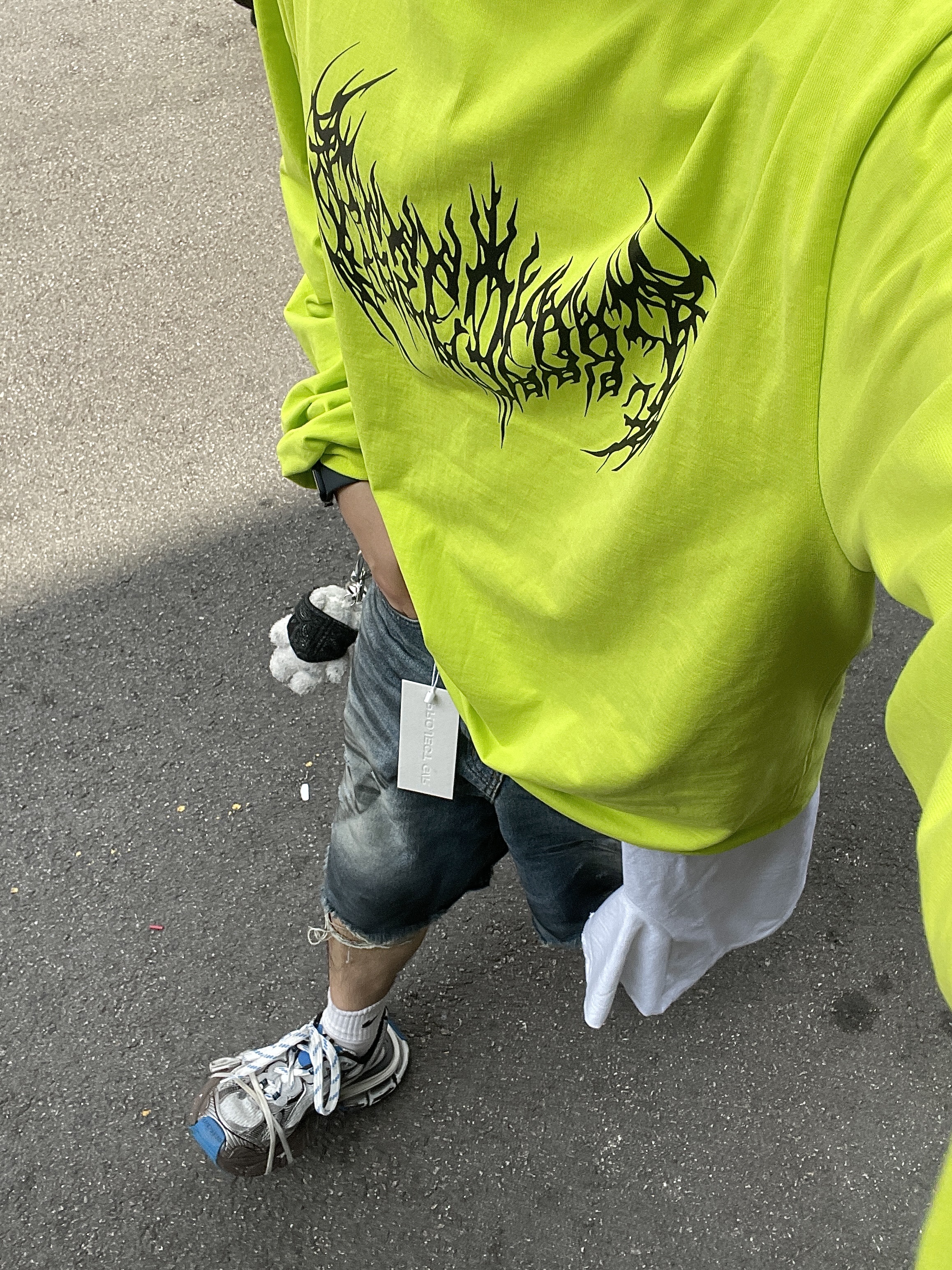 Project G/R Metalic Logo Long Sleeve T-Shirts Neon, Project G/R Reworked Bermuda Shorts Blue 착용 스타일