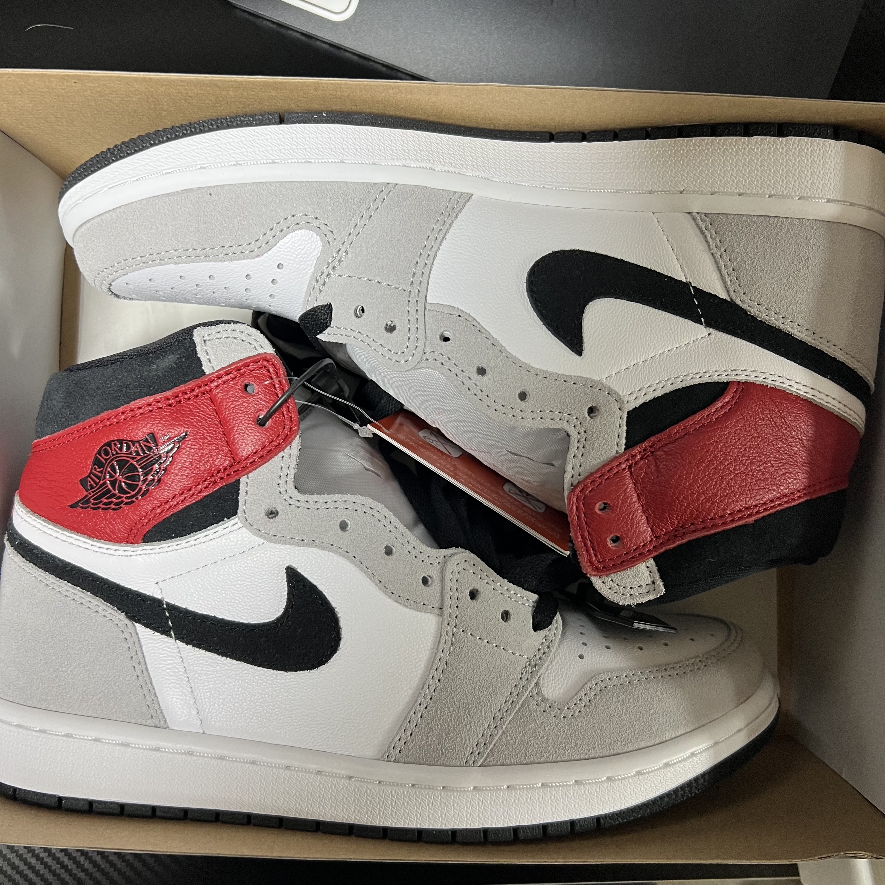 Jordan 1 Retro High OG Light Smoke Grey 착용 스타일