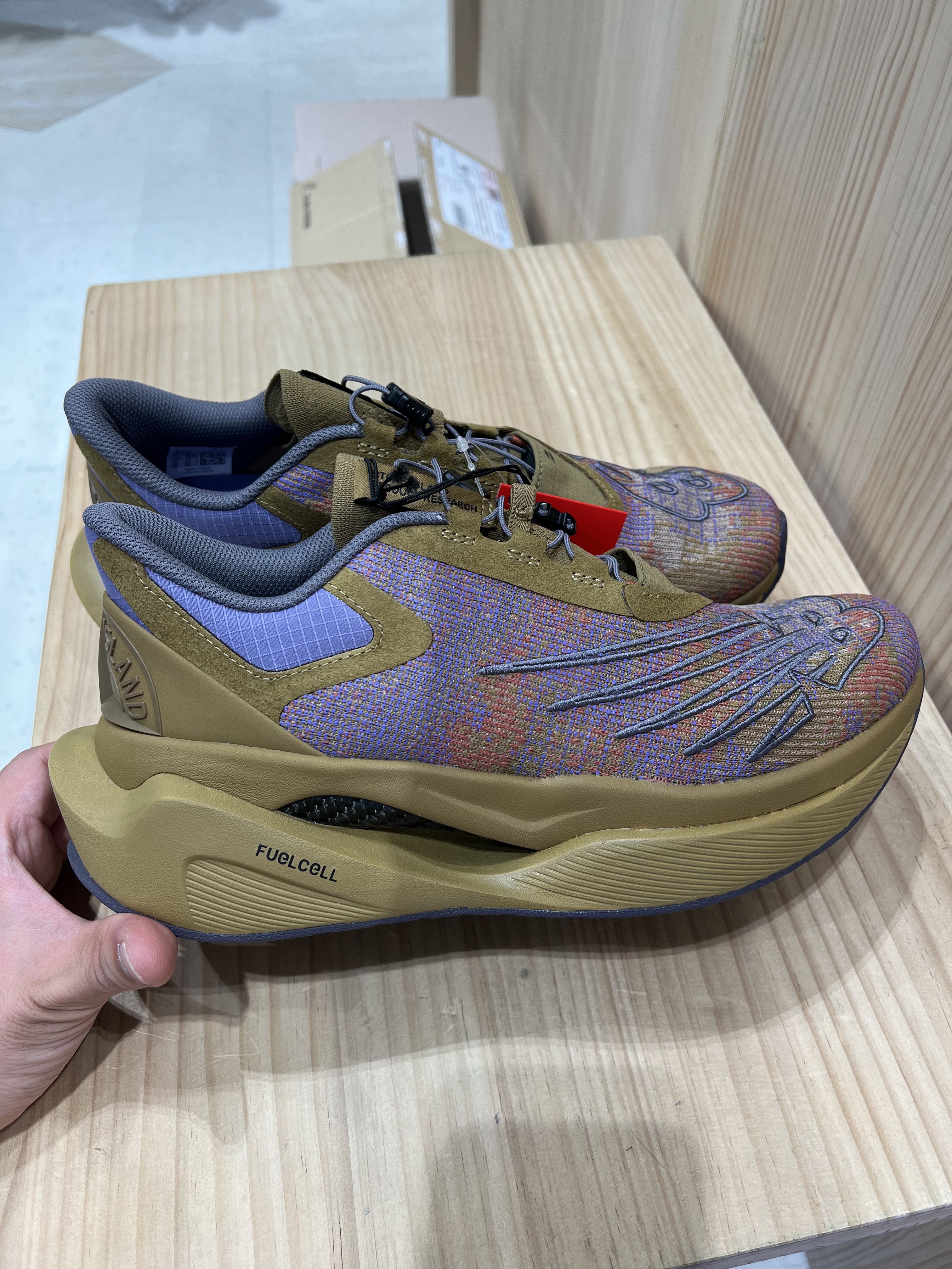 New Balance x Stone Island x Tokyo Design Studio FuelCell  C1 Military Green, New Balance x Stone Island x Tokyo Design Studios FuelCell C1 Beige 착용 스타일 - 4