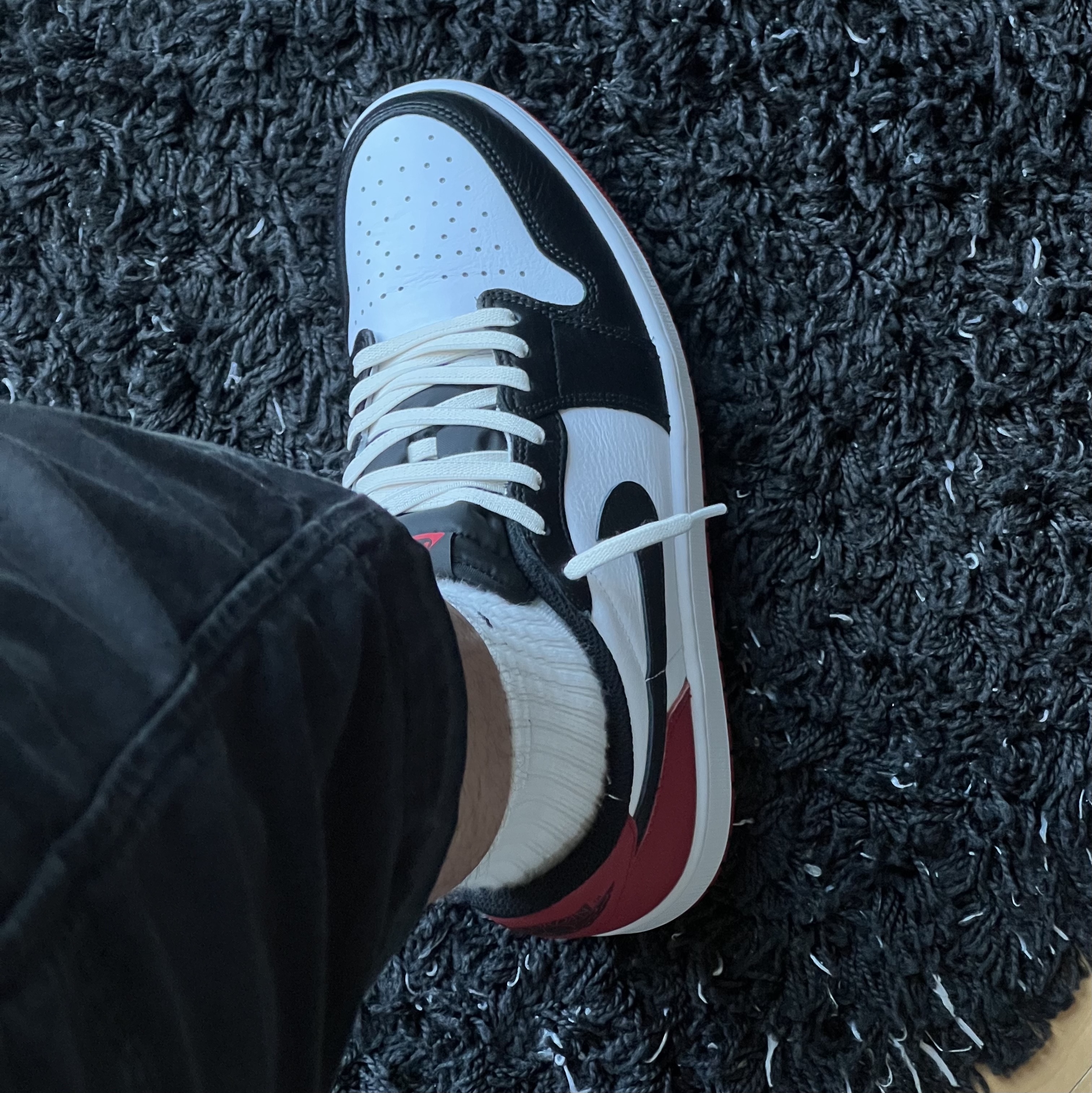 Jordan 1 Retro Low OG Black Toe 착용 스타일
