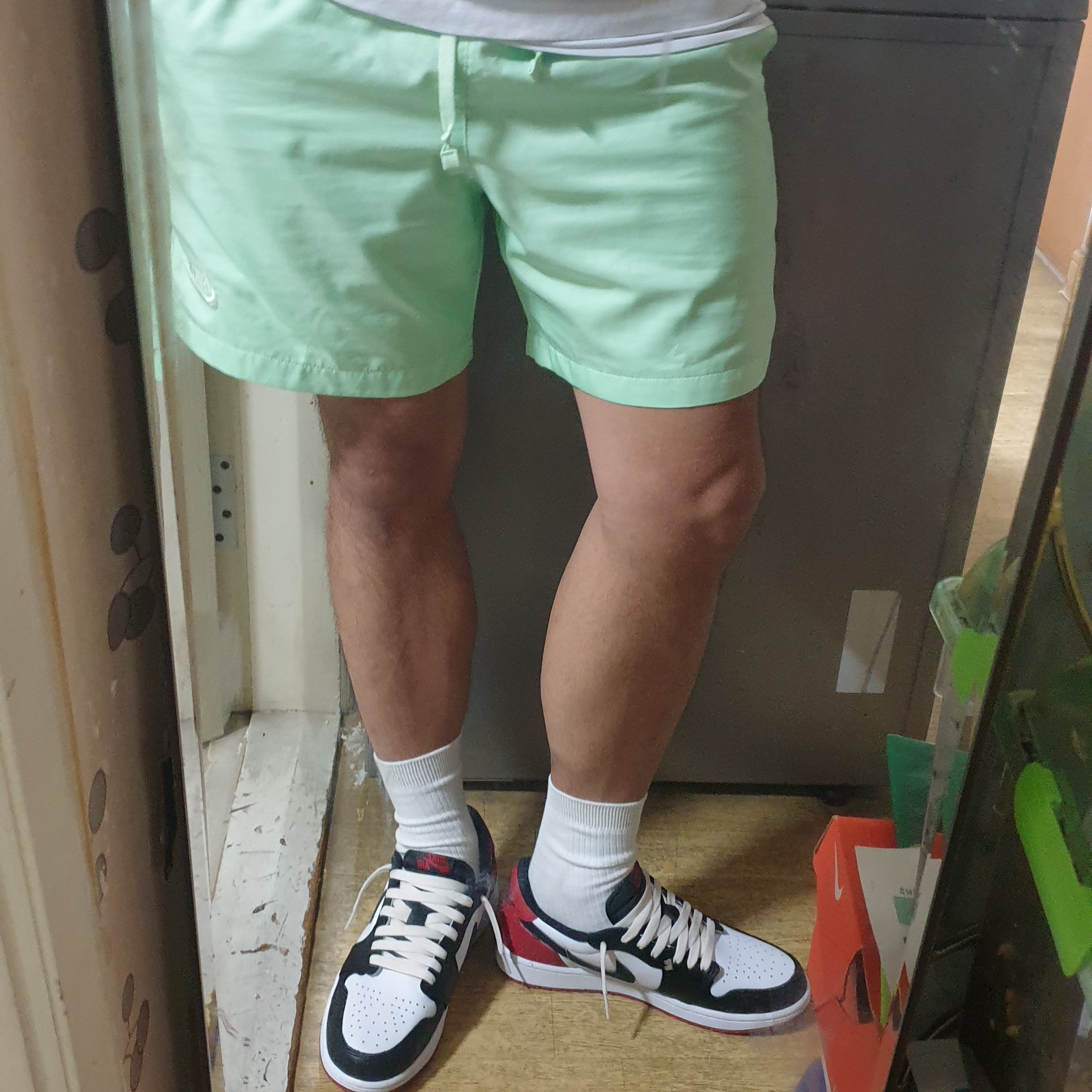 Jordan 1 Retro Low OG Black Toe 착용 스타일 - 1