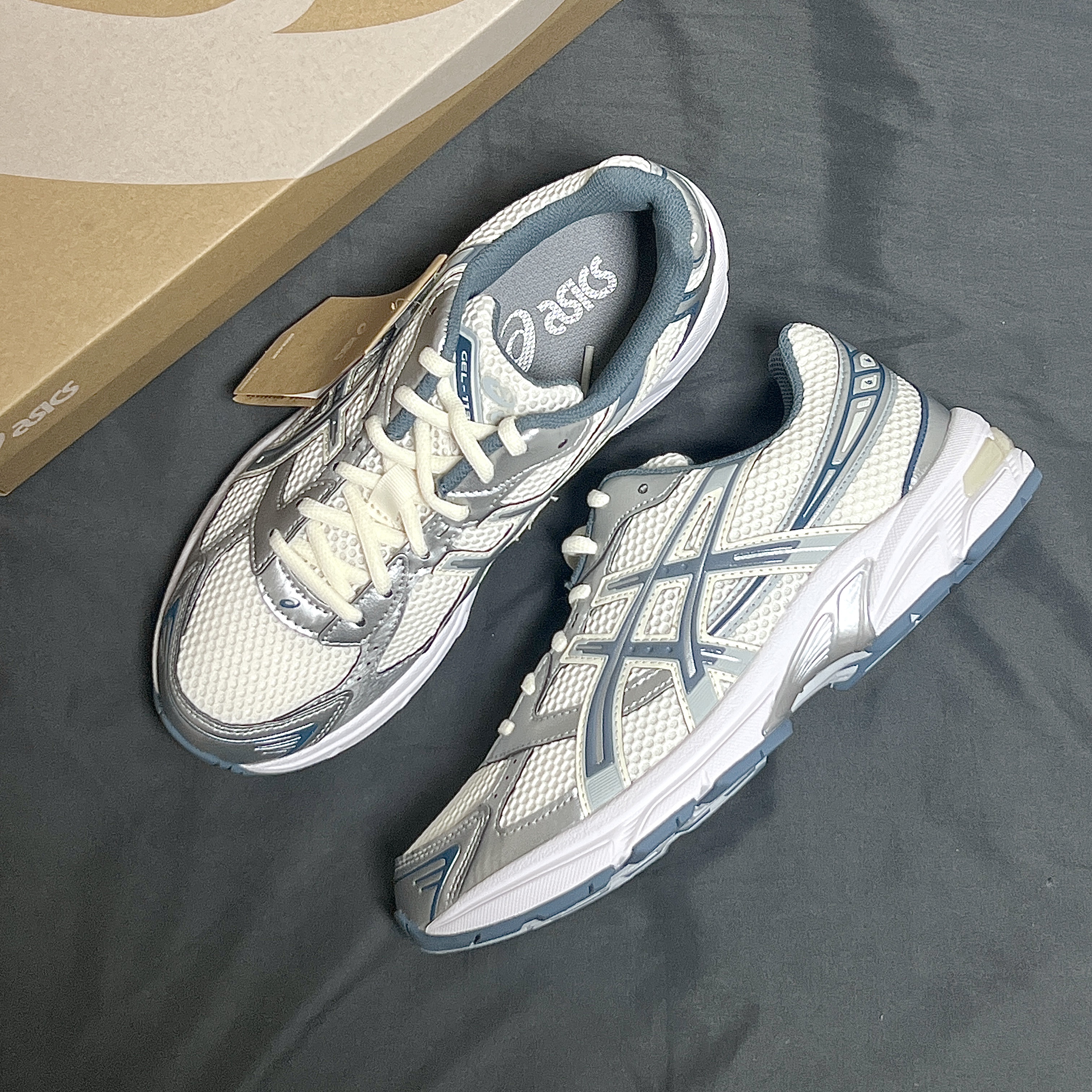 Asics Gel-1130 Cream Ironclad 착용 스타일 - 1