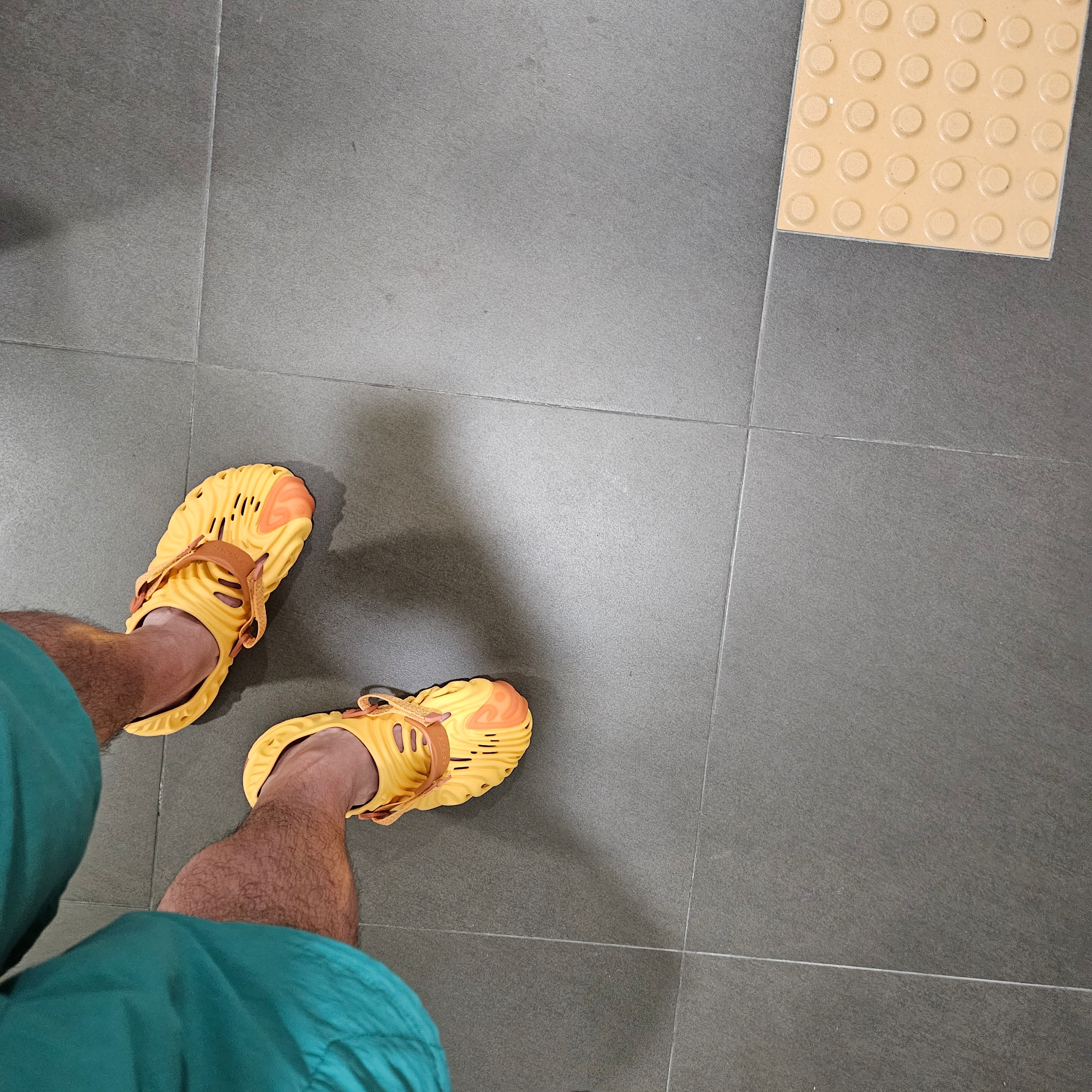 Crocs x Salehe Bembury Pollex Clog Cobbler 착용 스타일
