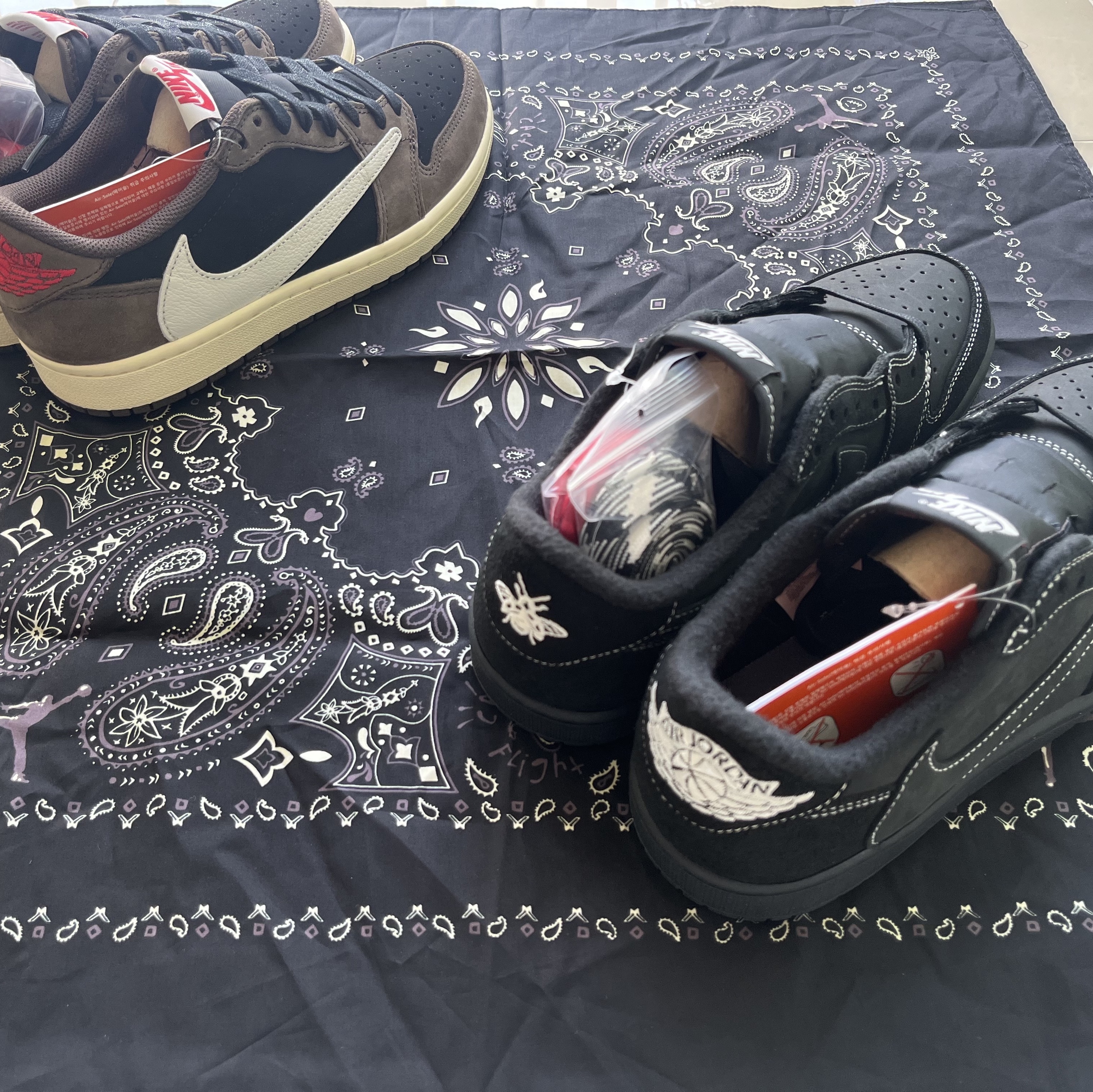 Jordan 1 x Travis Scott Retro Low OG SP Black Phantom, (PS) Jordan 1 x Travis Scott Retro Low OG SP Black Phantom 착용 스타일 - 2