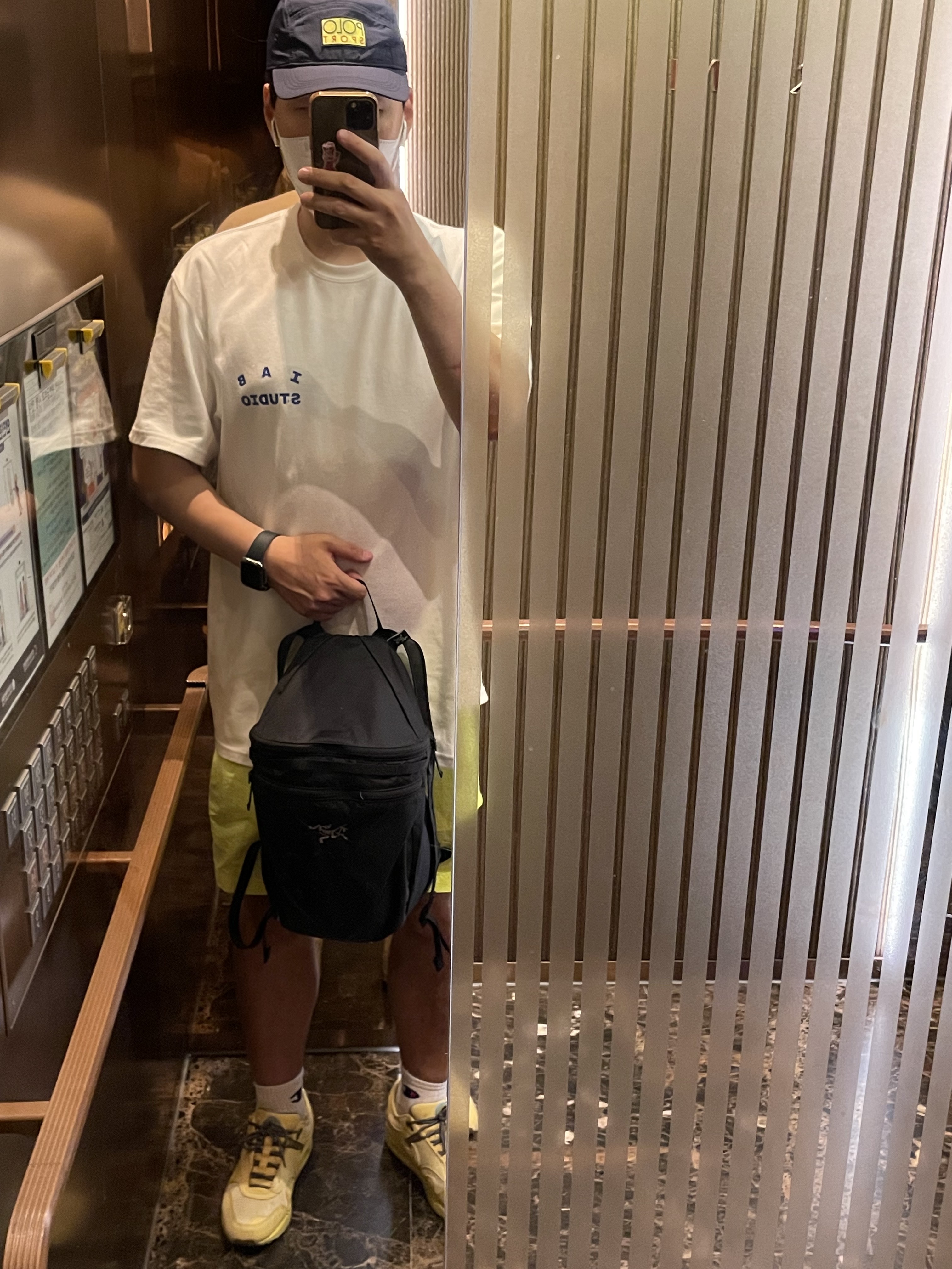 IAB Studio 10th Anniversary T-Shirts Pack White & Black (2 Pack), Arc'teryx Heliad 15 Backpack Black 착용 스타일