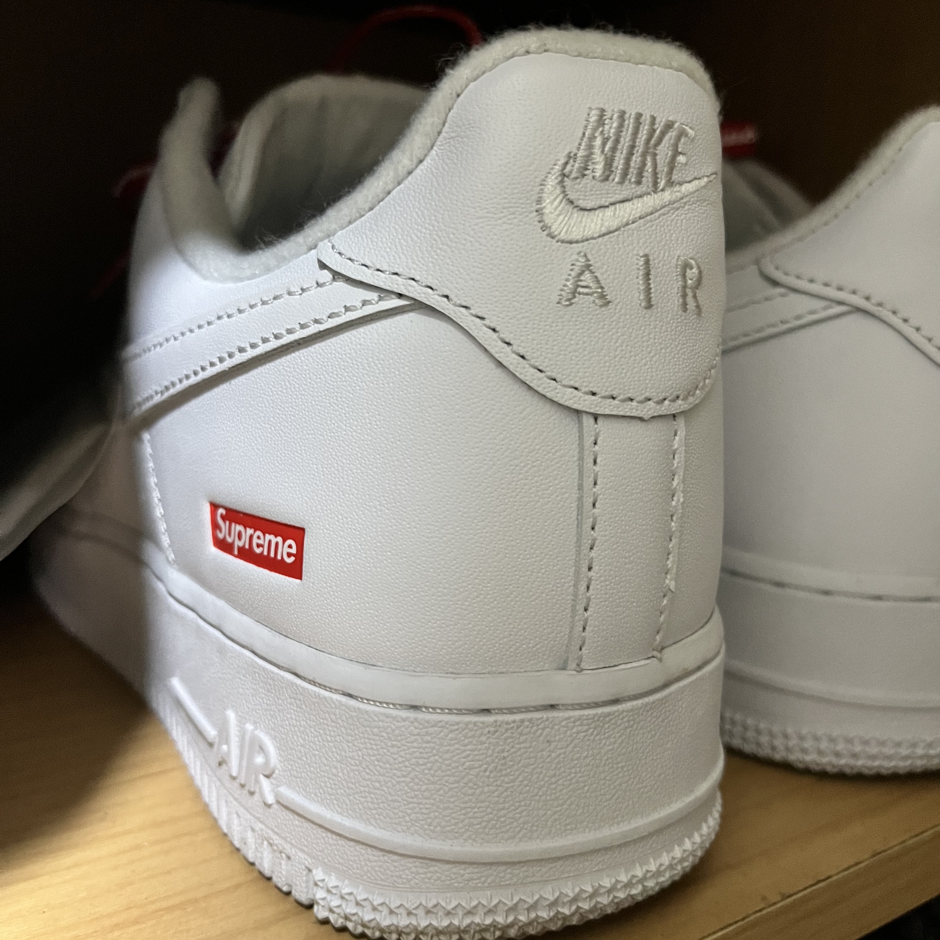 Nike x Supreme Air Force 1 Low White 착용 스타일