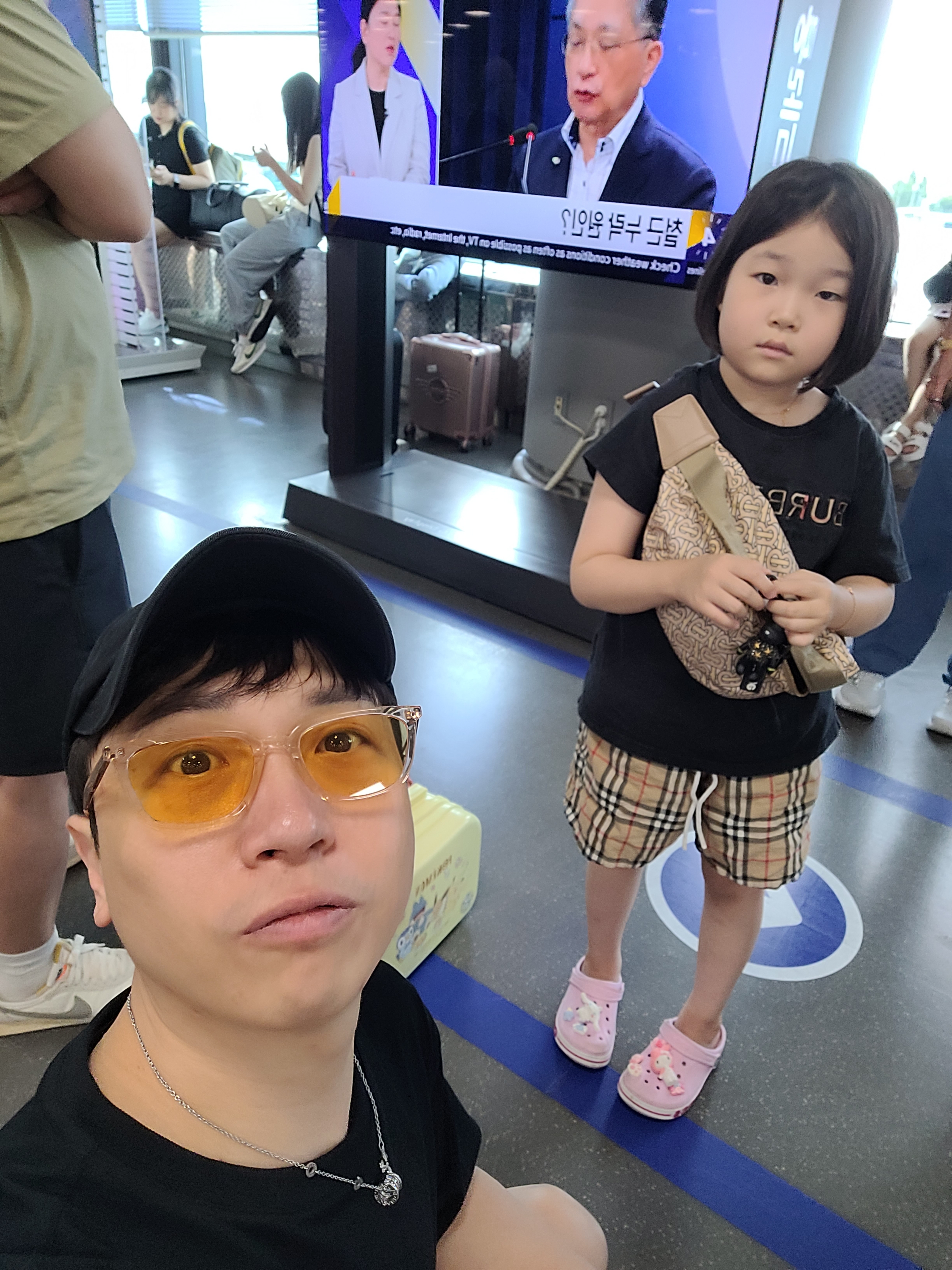 Wooyoungmi Logo Ball Cap Black 착용 스타일 - 3