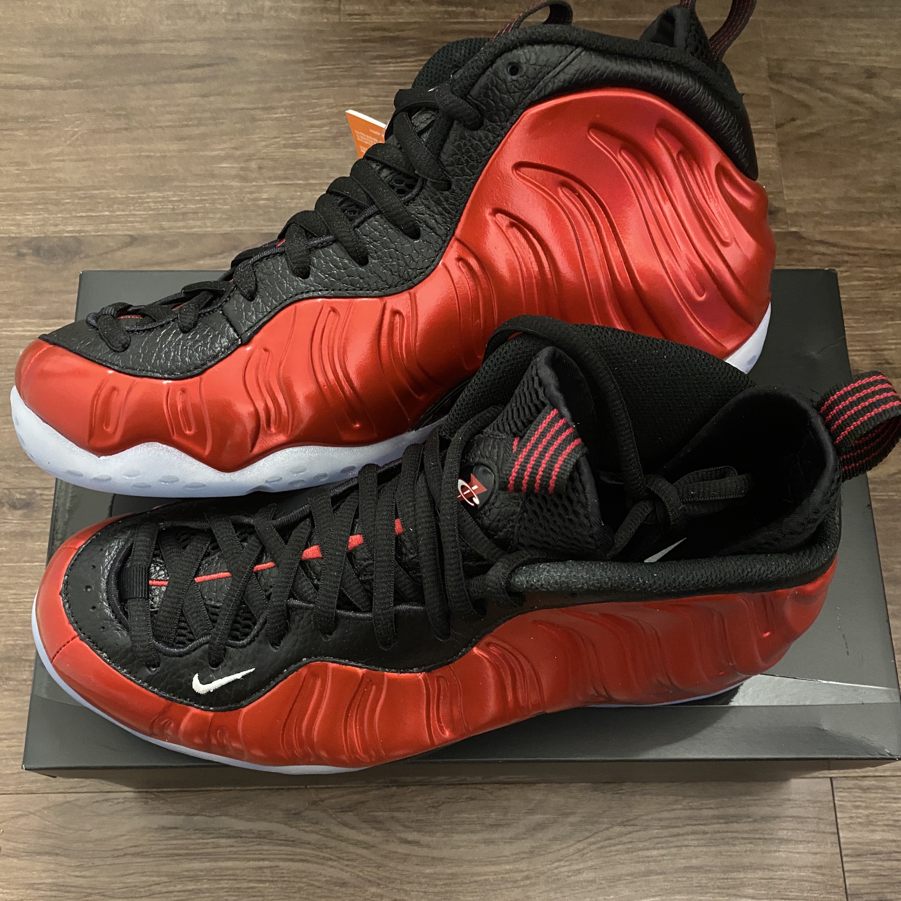 Nike Air Foamposite One Metallic Red 착용 스타일