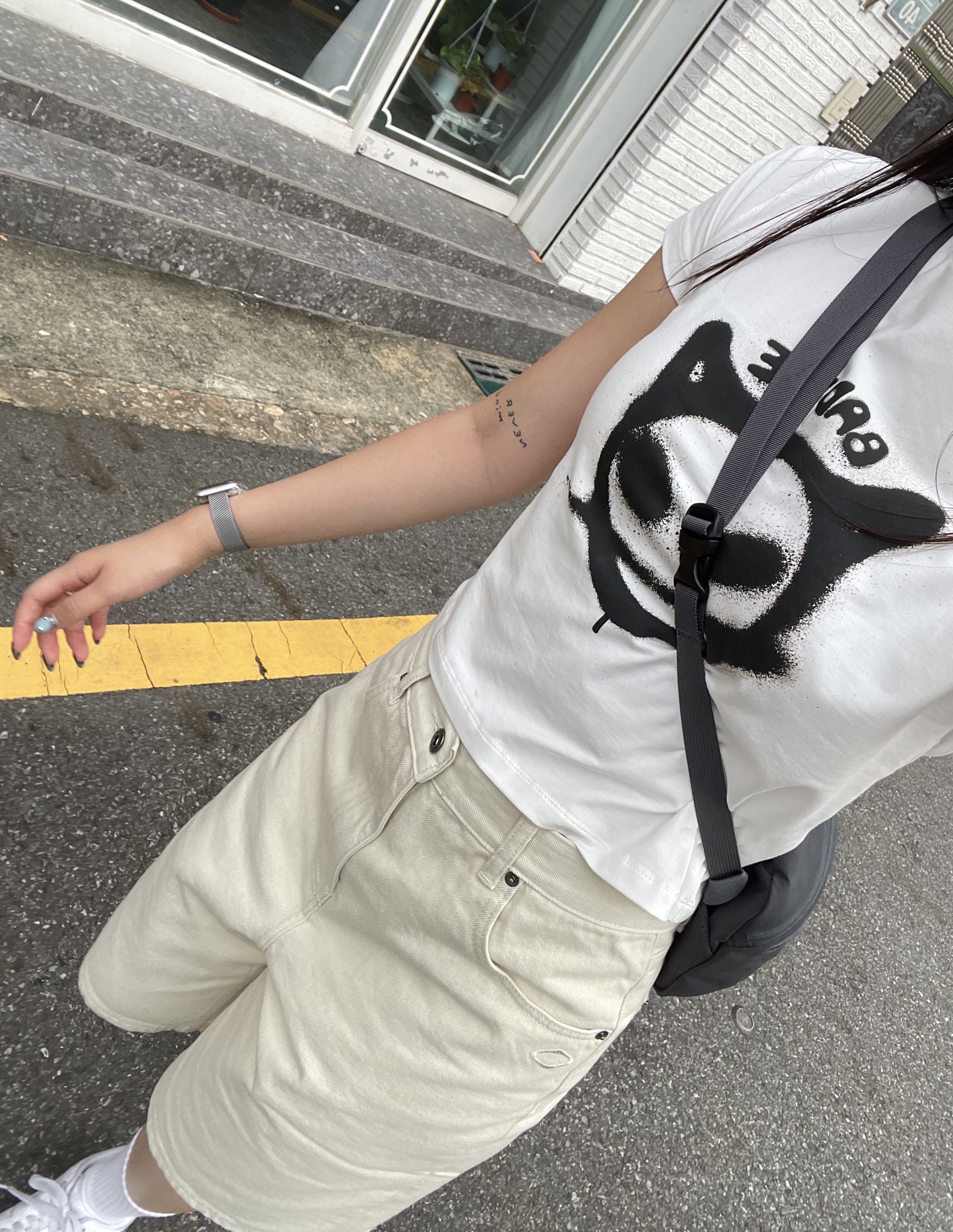 (W) Mischief Bermuda Pants Cream, Arc'teryx Mantis 2 Waistpack Graphite 착용 스타일