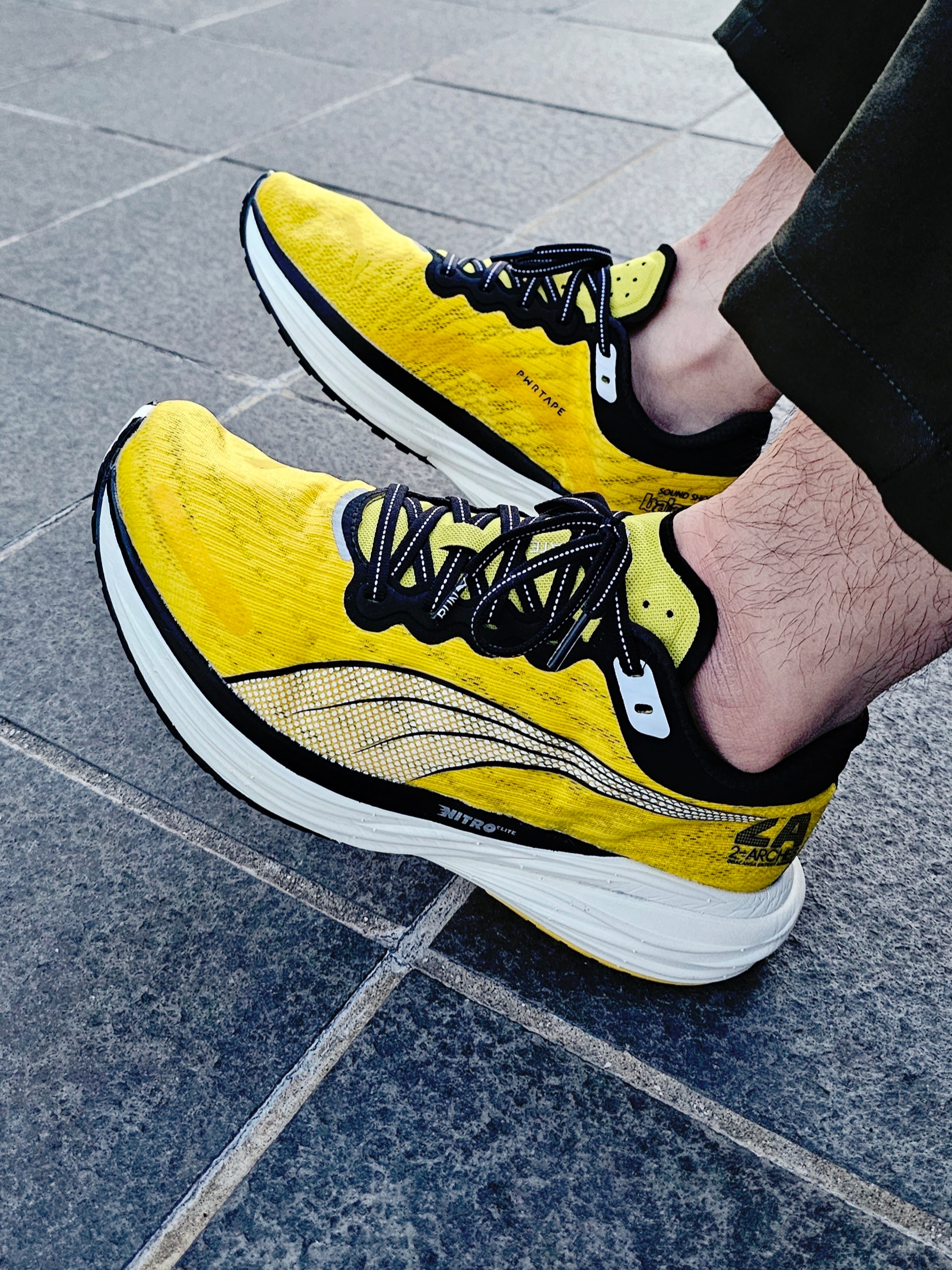 Puma x Balansa Deviate Nitro 2 Freesia Black 착용 스타일 - 4