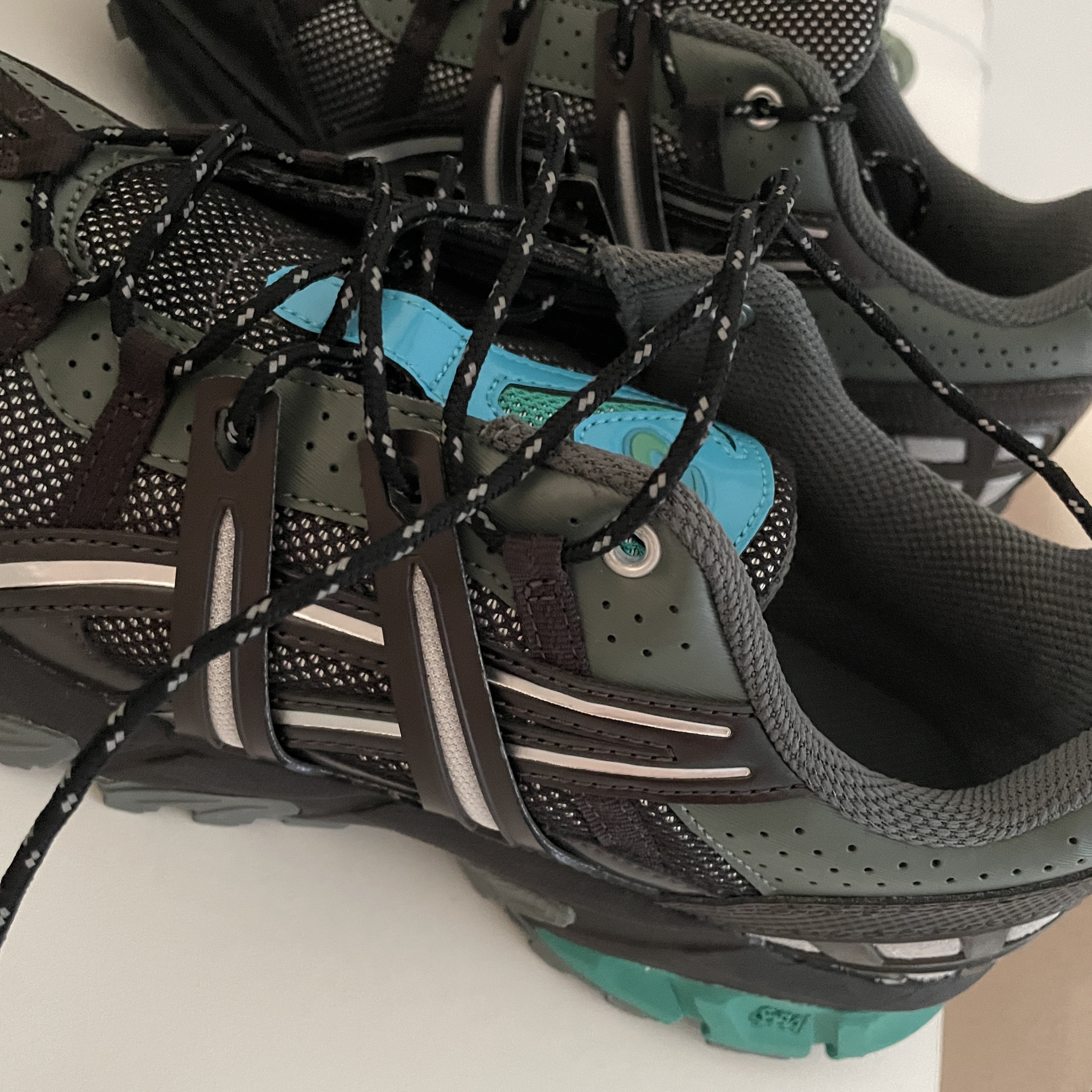 (W) Asics x Matin Kim Gel-Sonoma 15-50 Black Pure Silver 착용 스타일 - 1