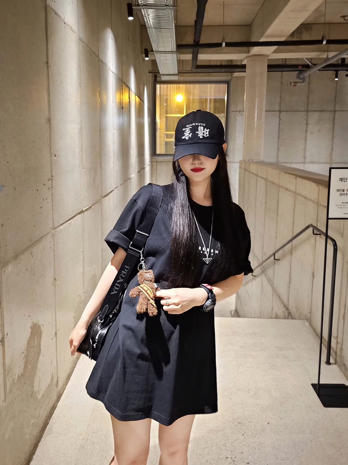 Darkr8m Studio Upside Down Silver Logo Cap, Casio G-Shock x Supreme x The North Face DW-6900 Black 착용 스타일 - 1