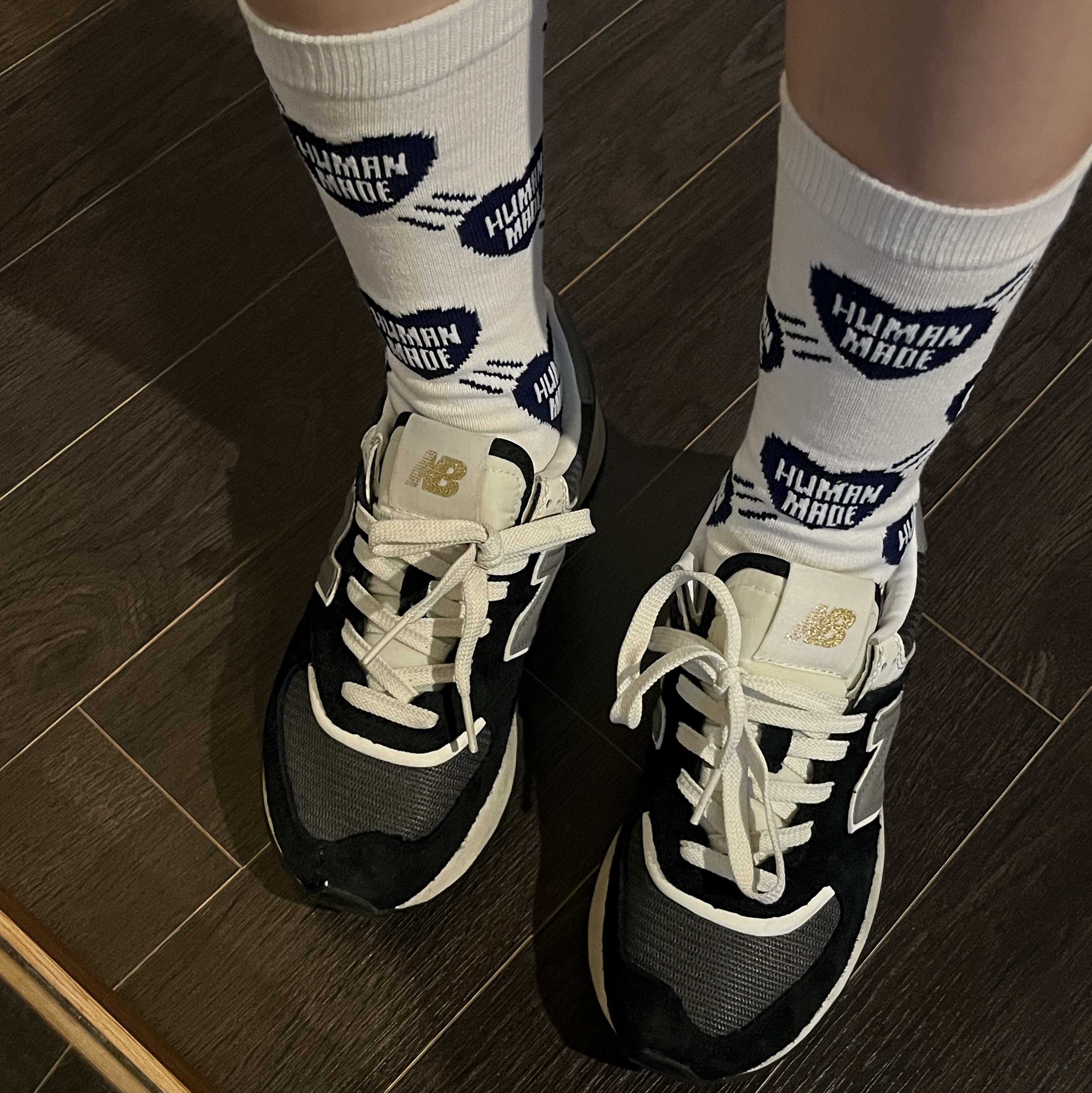 Human Made Heart Pattern Socks Navy, New Balance 574 Legacy Black 착용 스타일