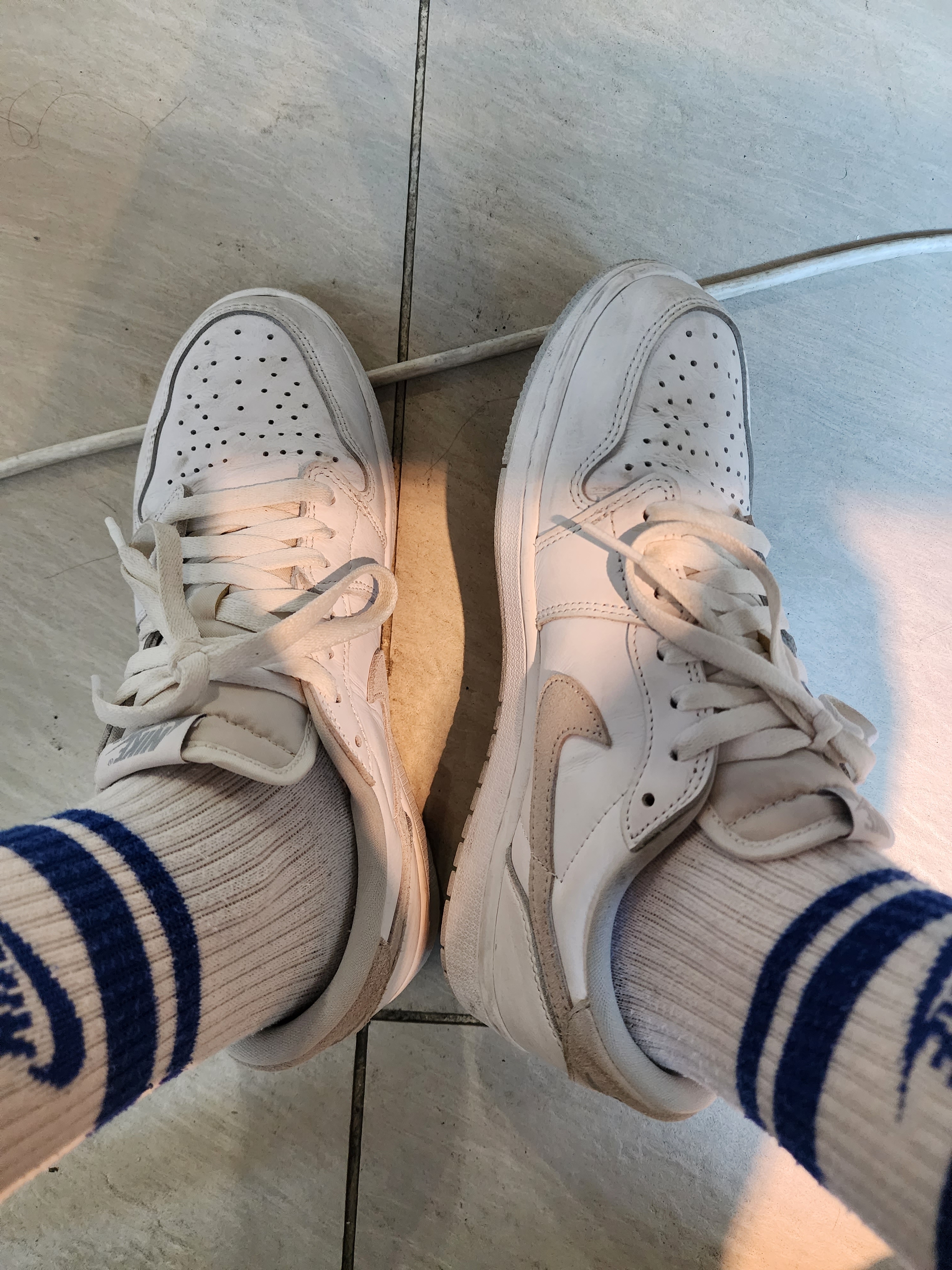 Jordan 1 Low OG Neutral Grey 착용 스타일