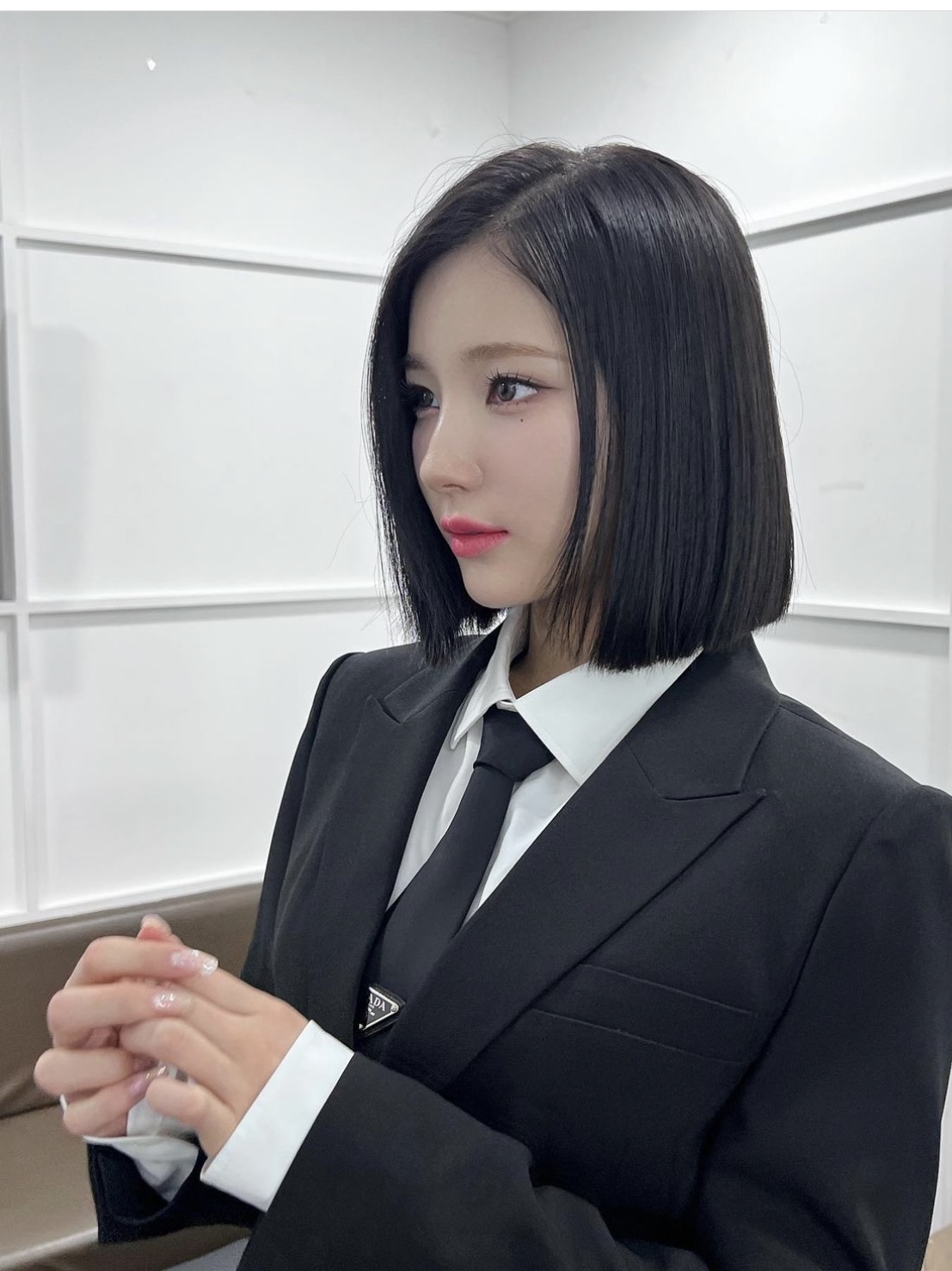 Prada Re-Nylon Gabardine Tie Black 착용 스타일