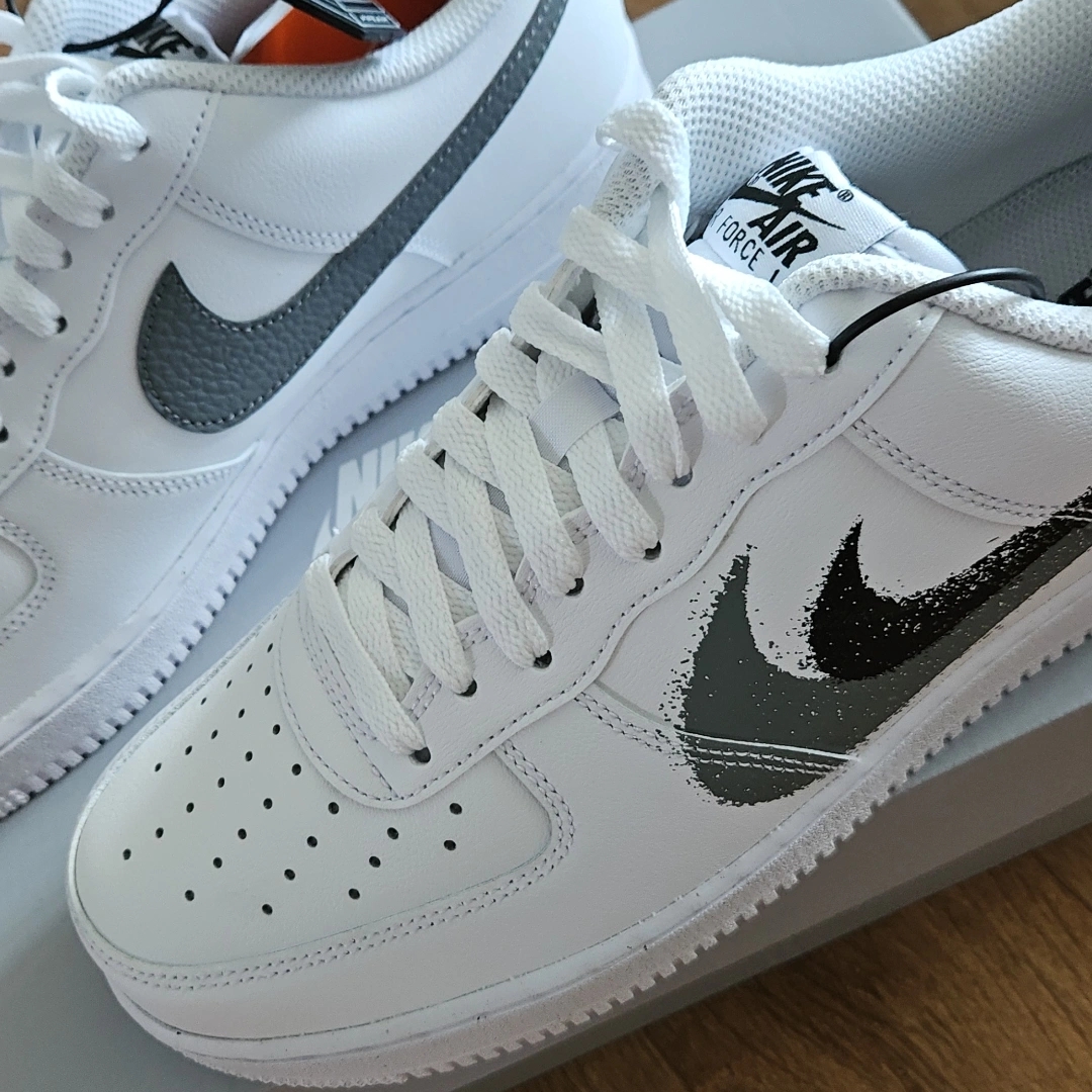 Nike Air Force 1 '07 Low White Cool Grey 착용 스타일