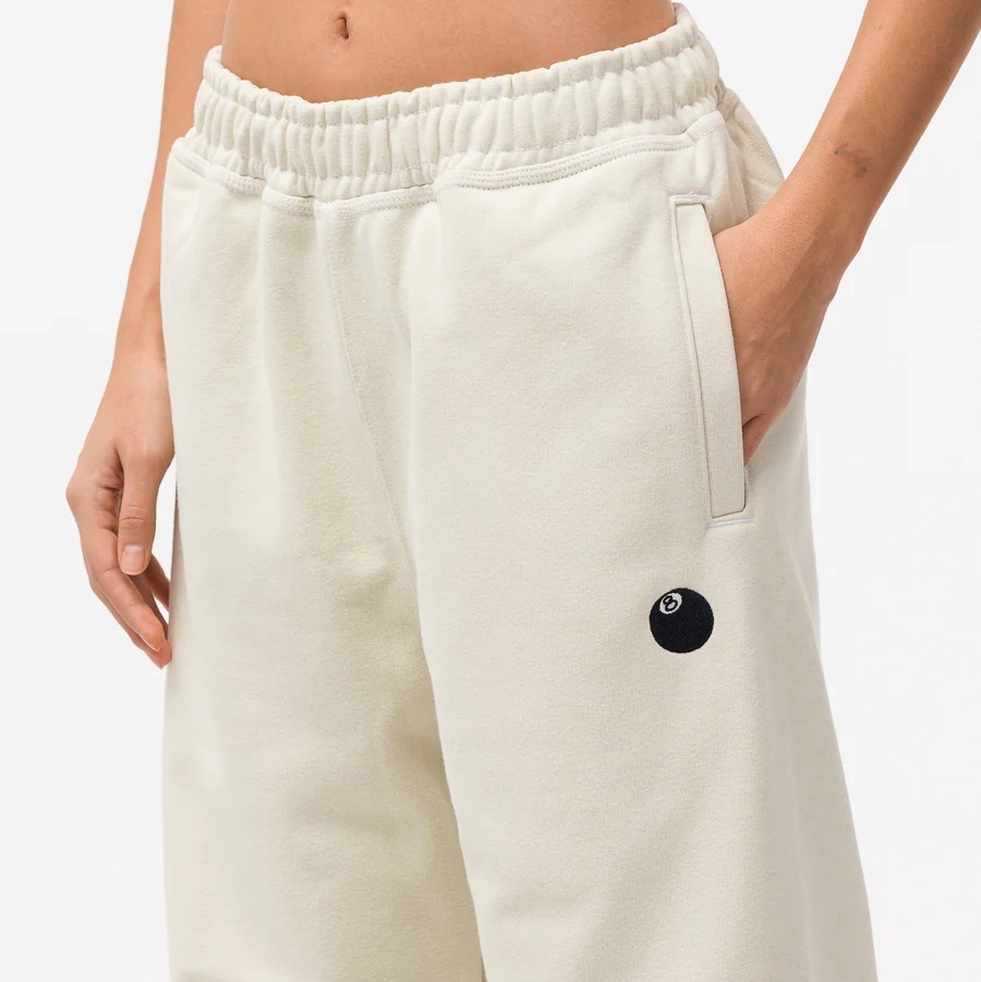 Stussy 8 Ball Embroidered Pants putty 착용 스타일