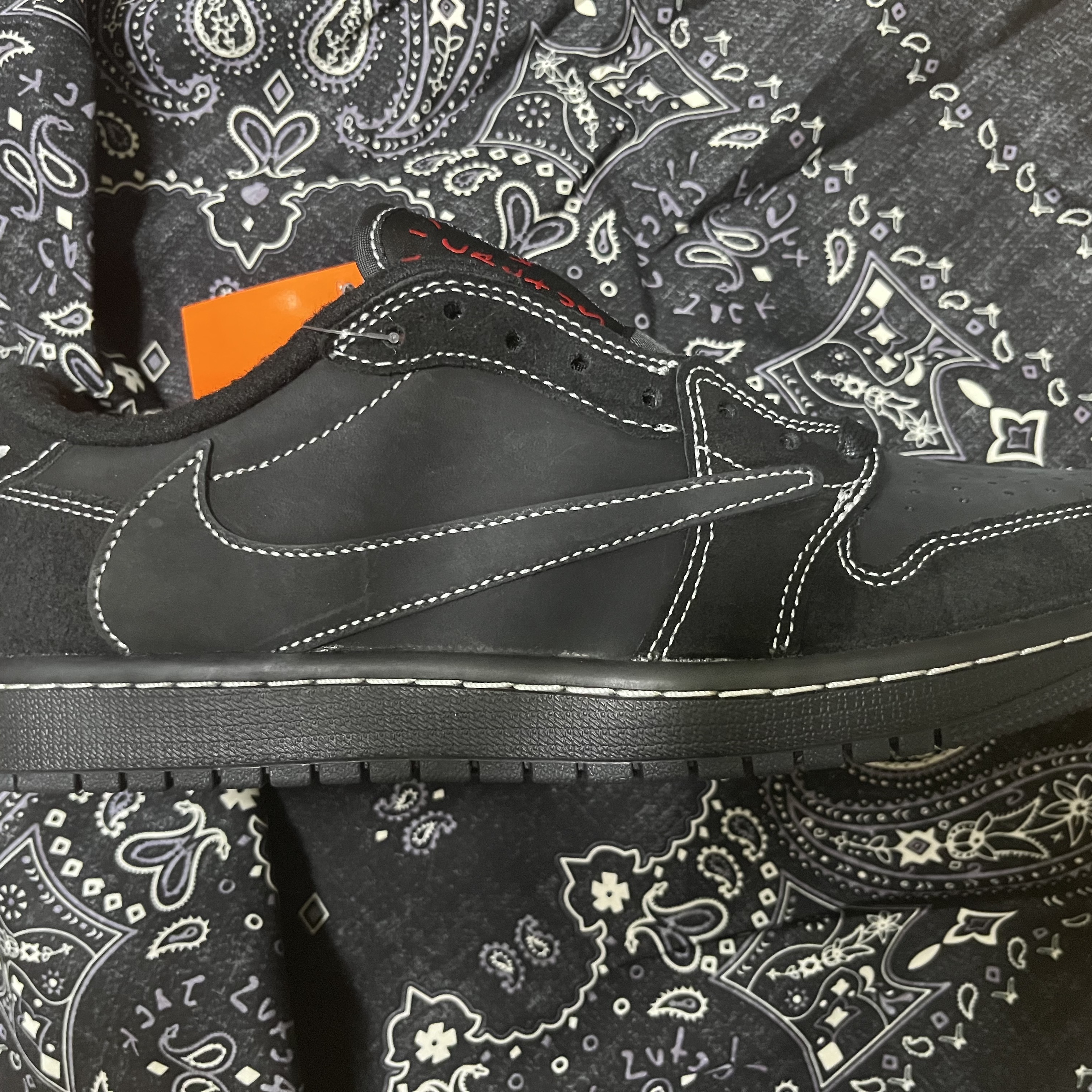 Jordan 1 x Travis Scott Retro Low OG SP Black Phantom 착용 스타일
