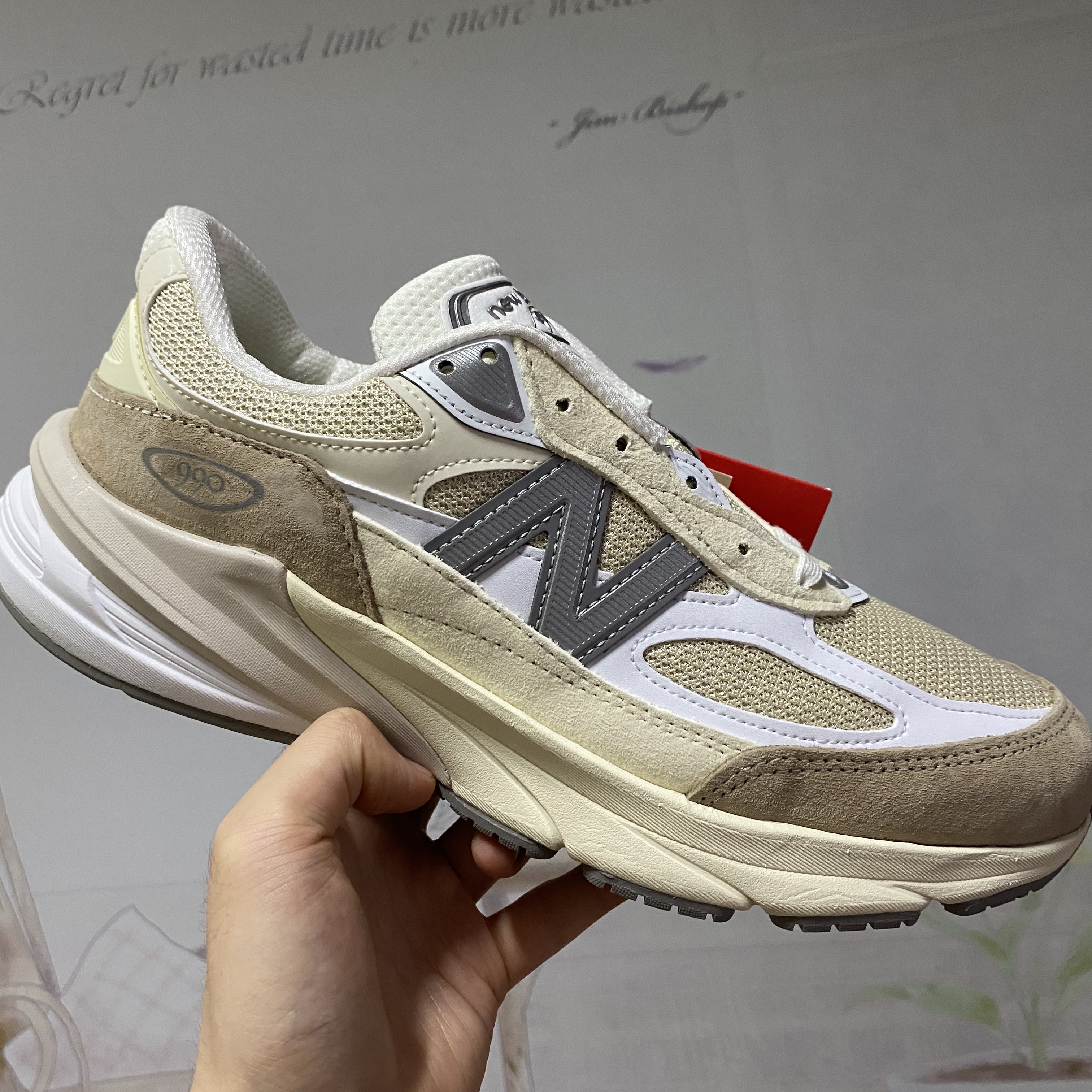 New Balance 990v6 Made in USA Cream Mindful Grey 착용 스타일