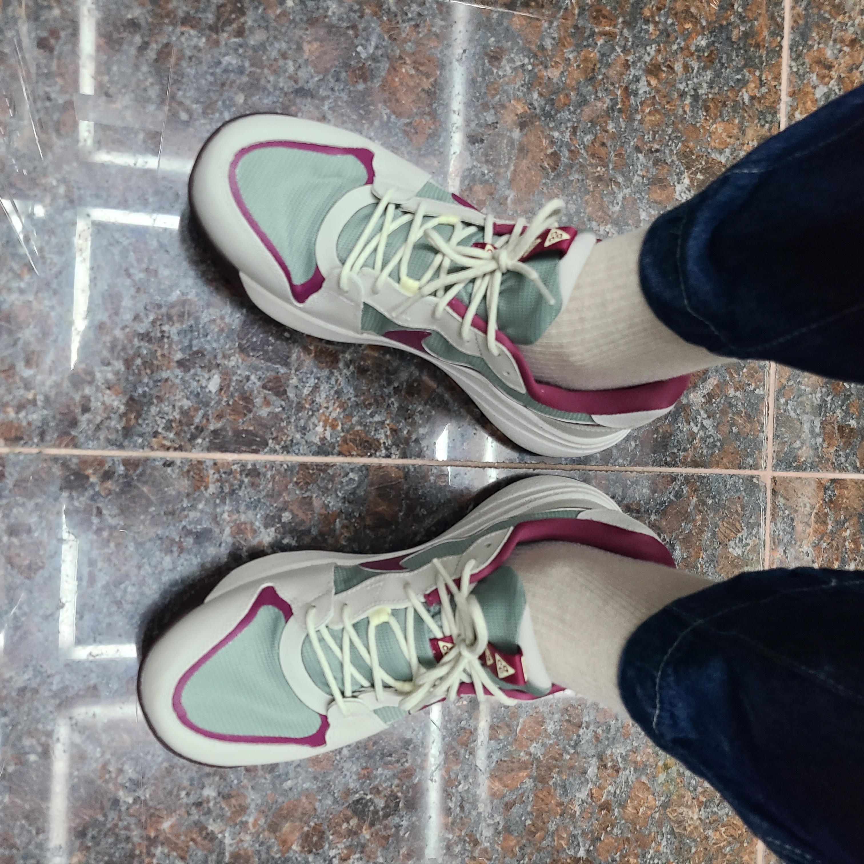 Nike ACG Lowcate Mica Green Light Bone 착용 스타일 - 3