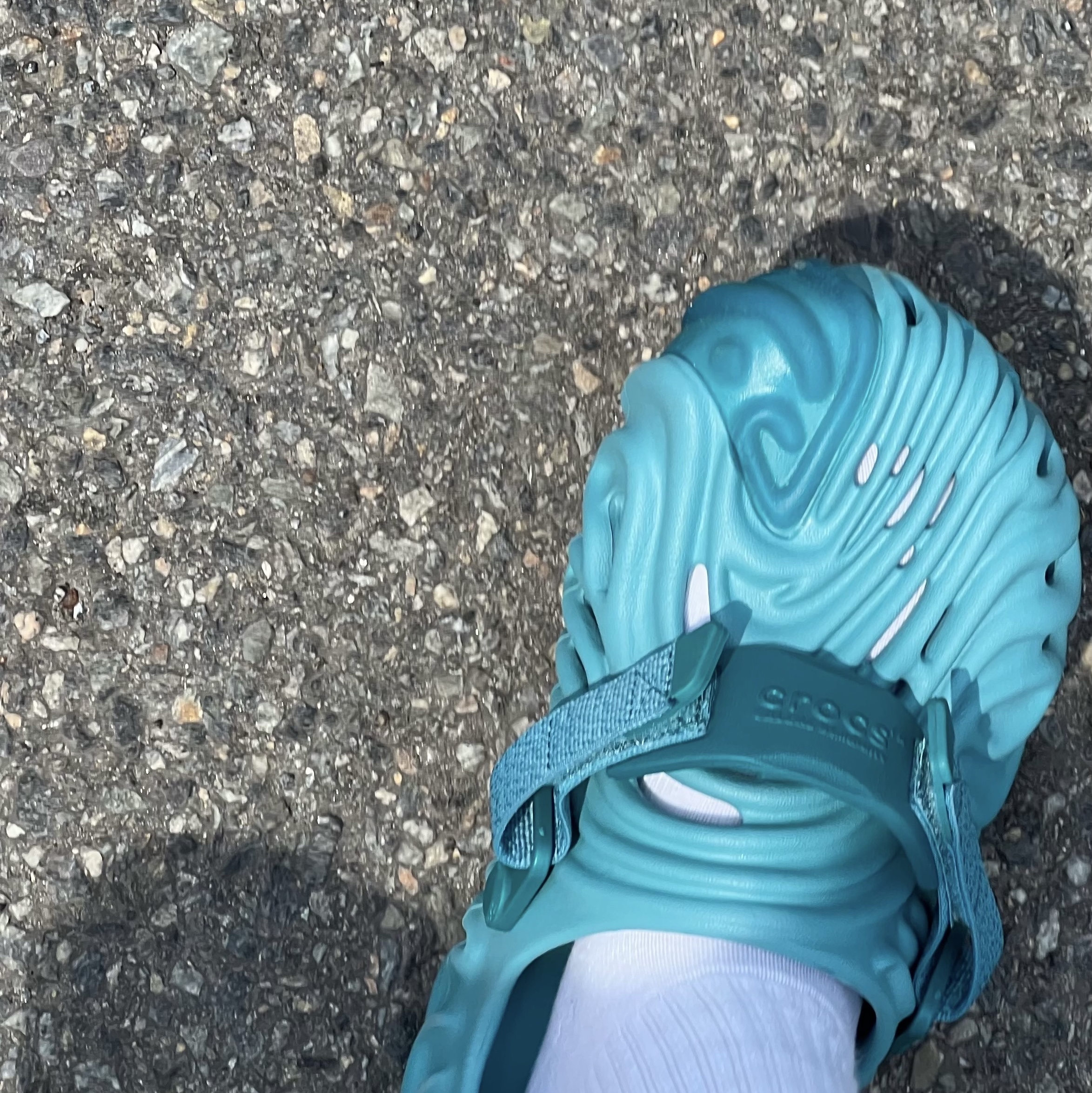 Crocs x Salehe Bembury Pollex Clog Tide 착용 스타일 - 1
