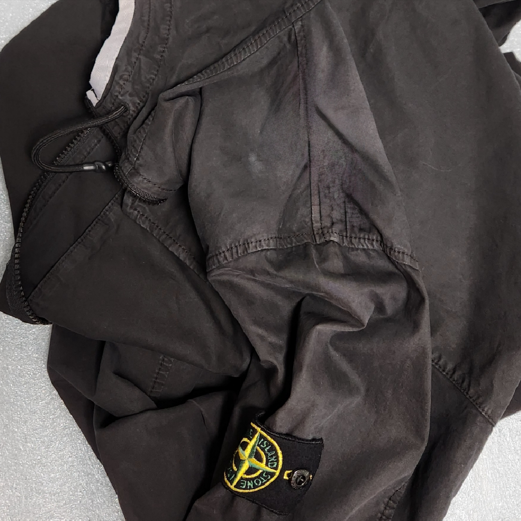 Stone Island 122WN Old Dye Treatment Hooded Jacket Black - 22SS 착용 스타일