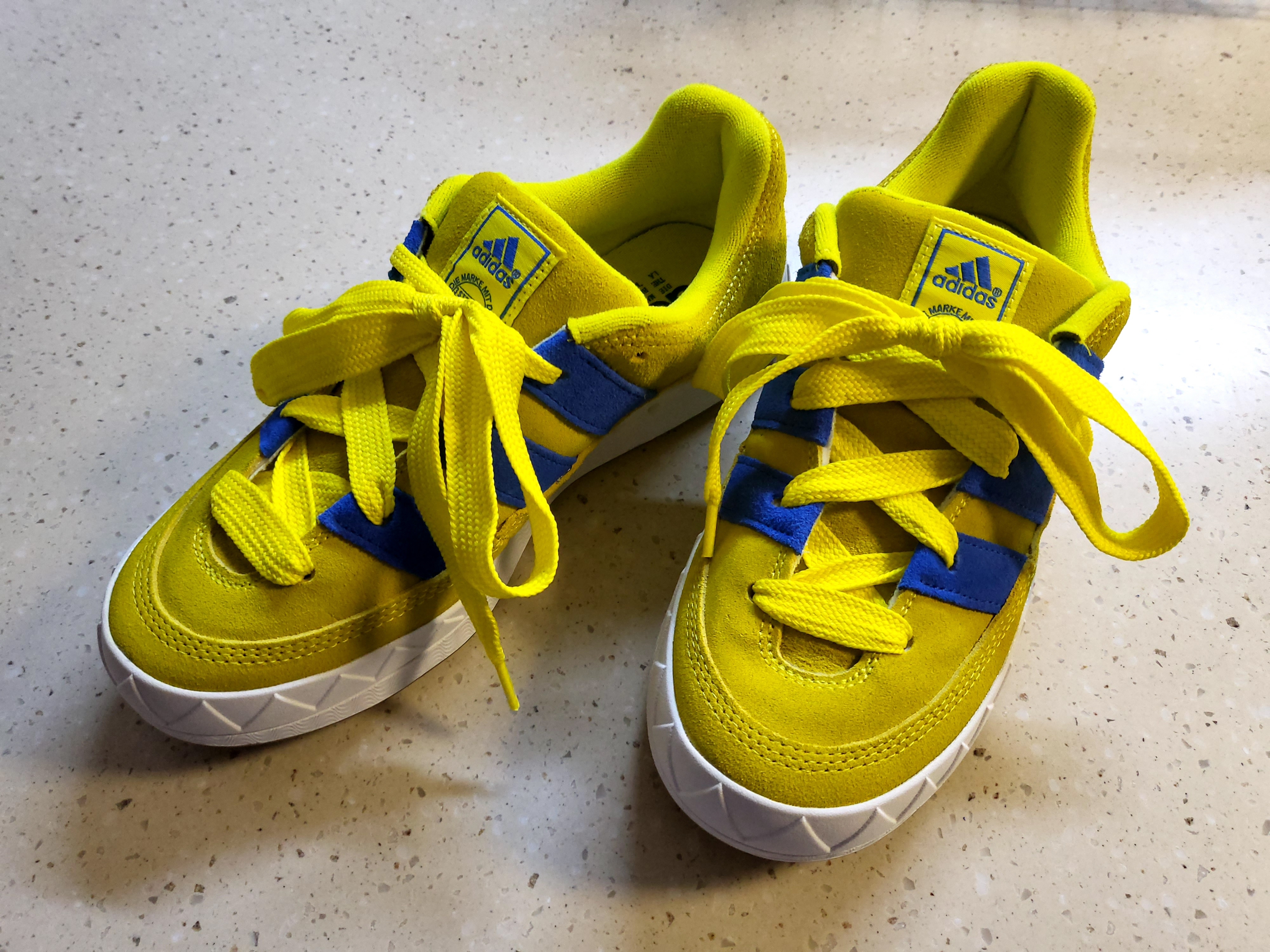 Adidas Adimatic Bright Yellow Blue 착용 스타일 - 2