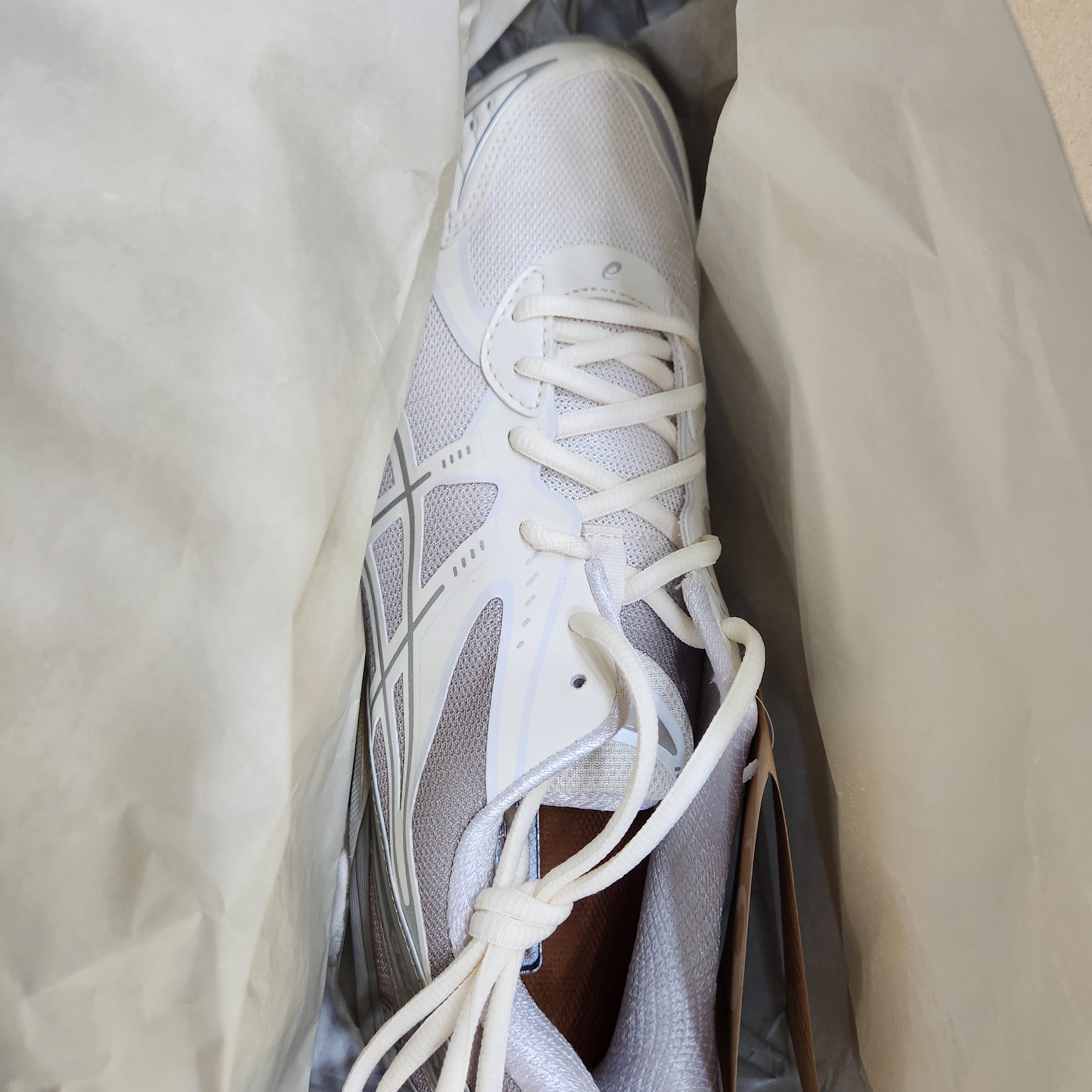 Asics x Dime GT-2160 Arctic Wolf London Fog 착용 스타일 - 1